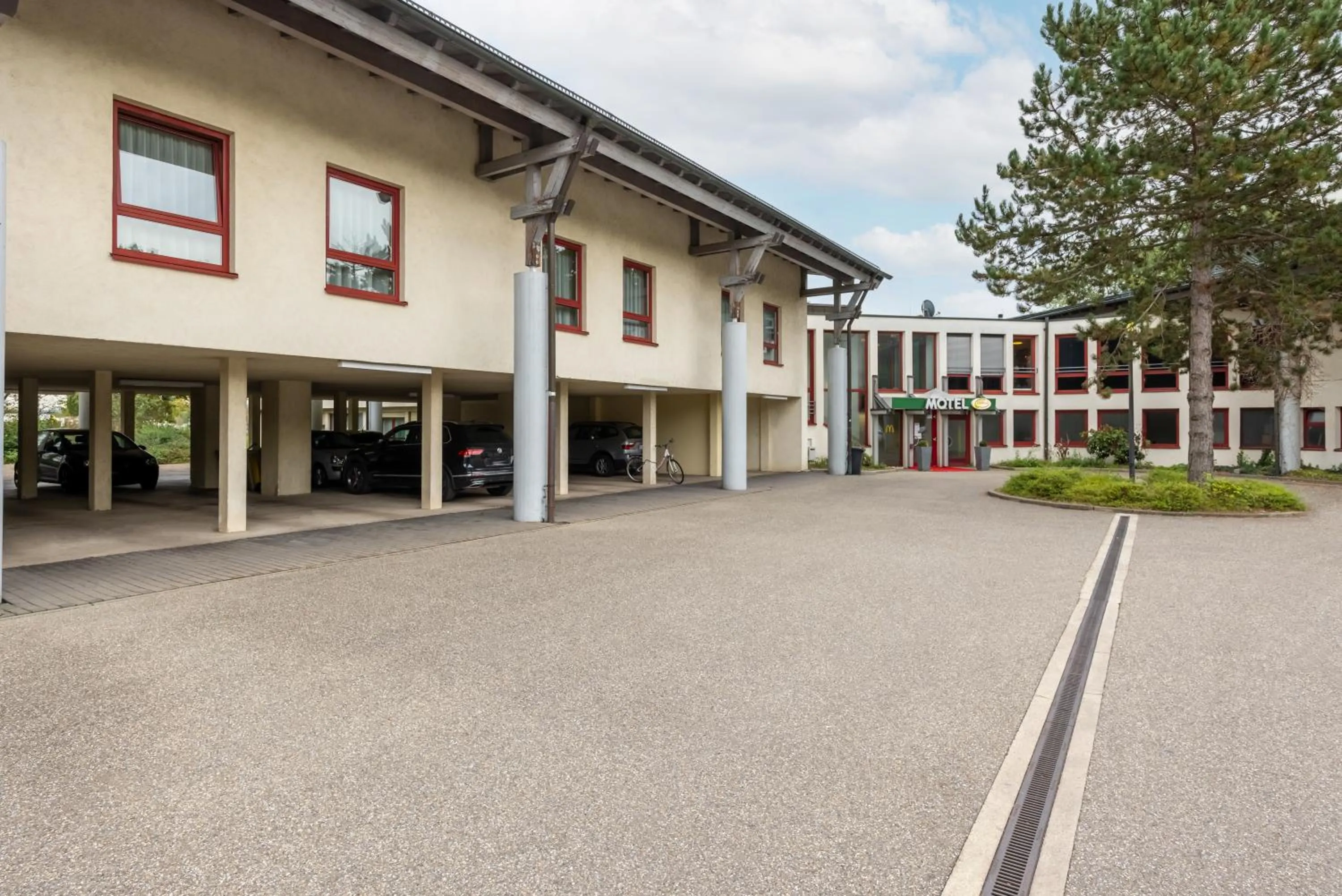 Facade/entrance in Hotel Baden-Baden
