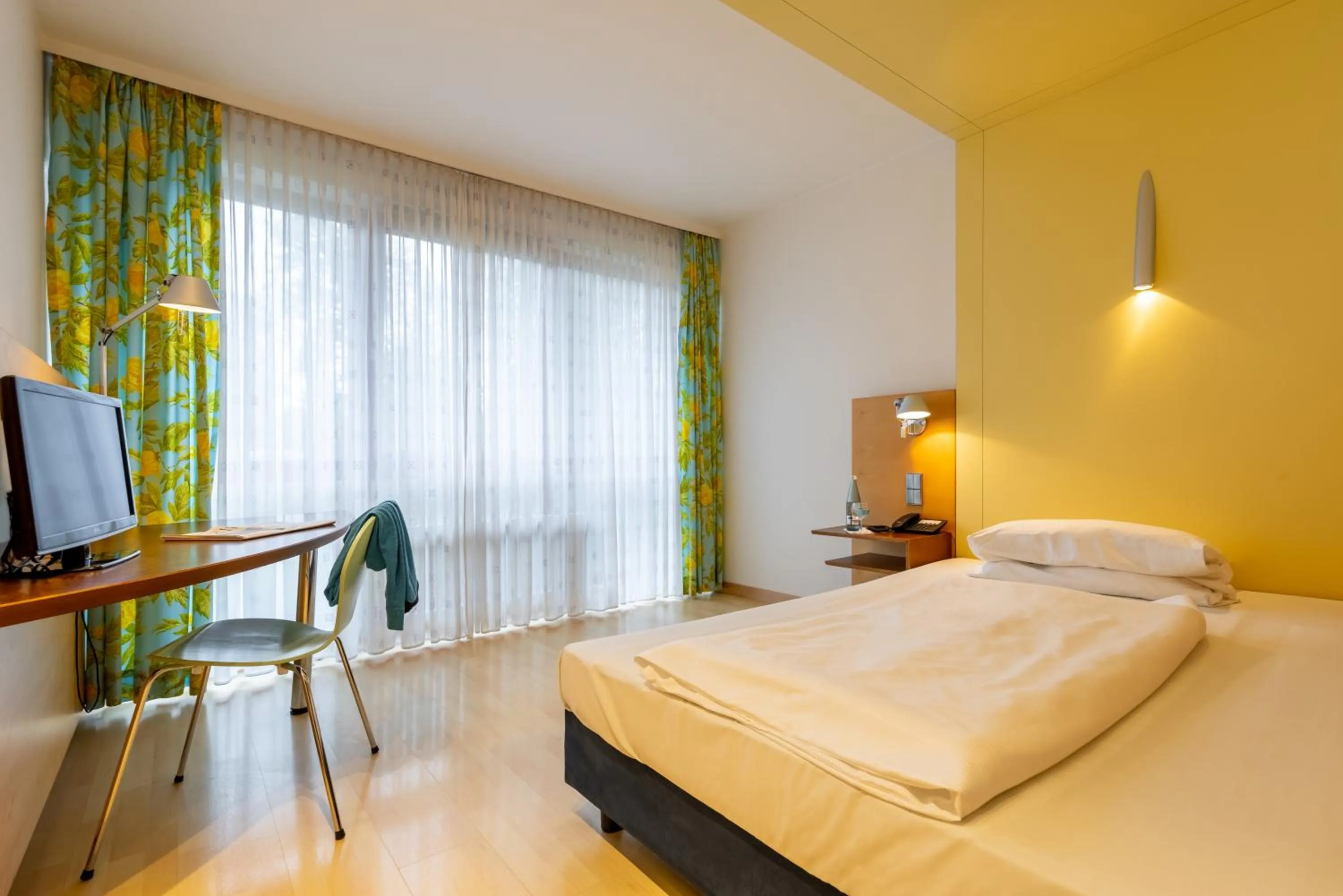 Photo of the whole room, Bed in Hotel Baden-Baden