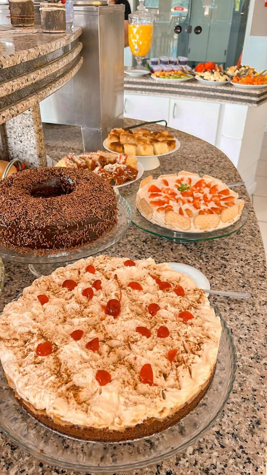 Buffet breakfast in Morro do Sol Hotel & Eventos