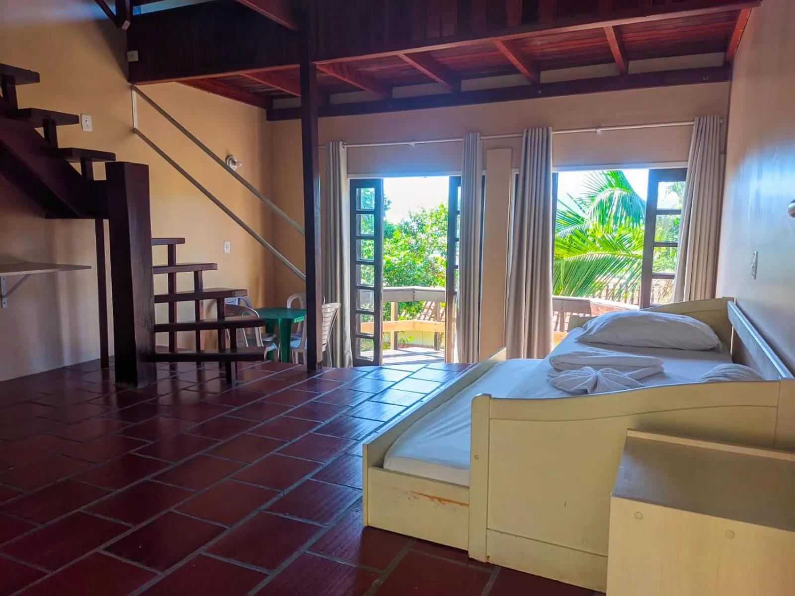 Balcony/Terrace, Bed in Morro do Sol Hotel & Eventos