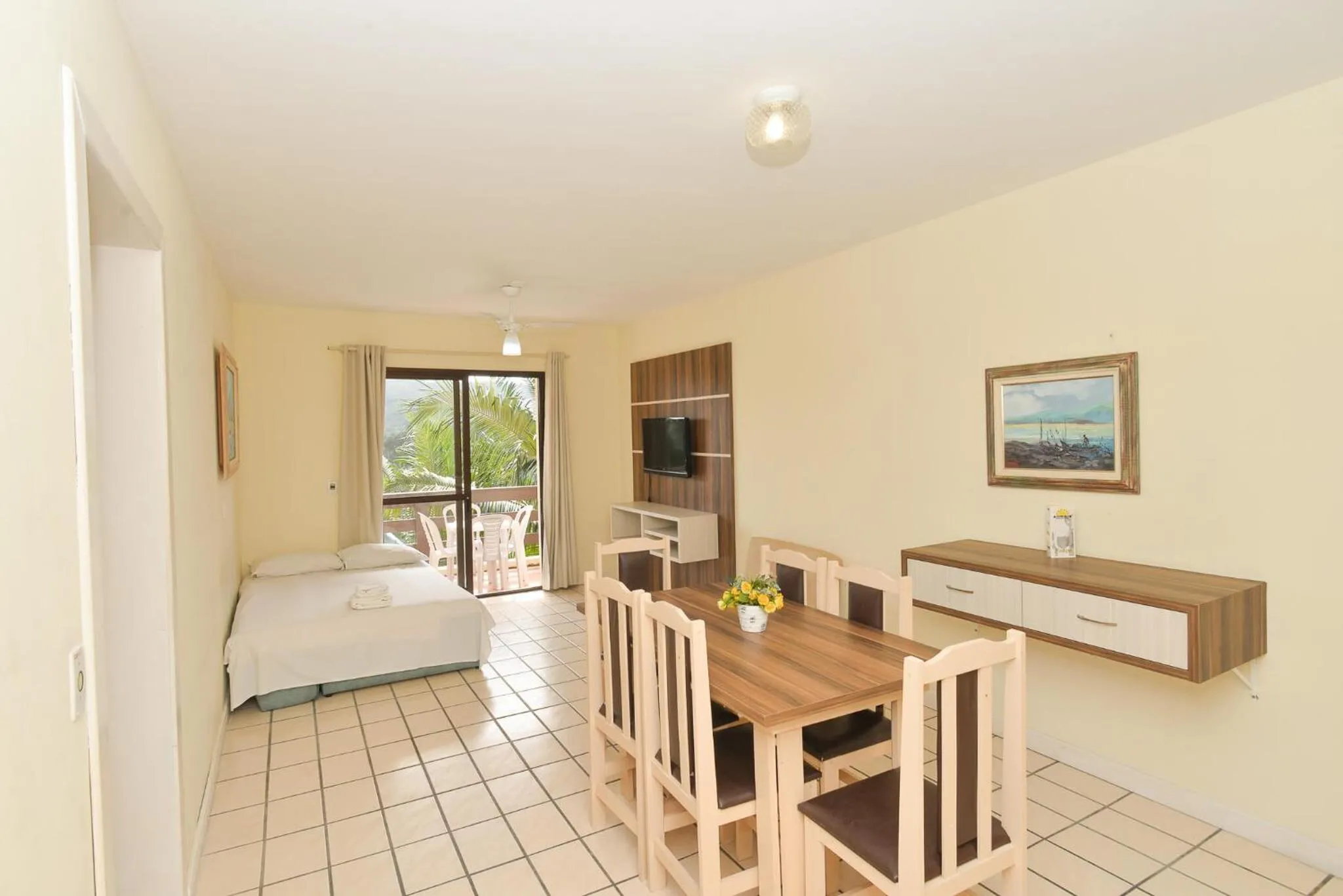 Living room, Bed in Morro do Sol Hotel & Eventos