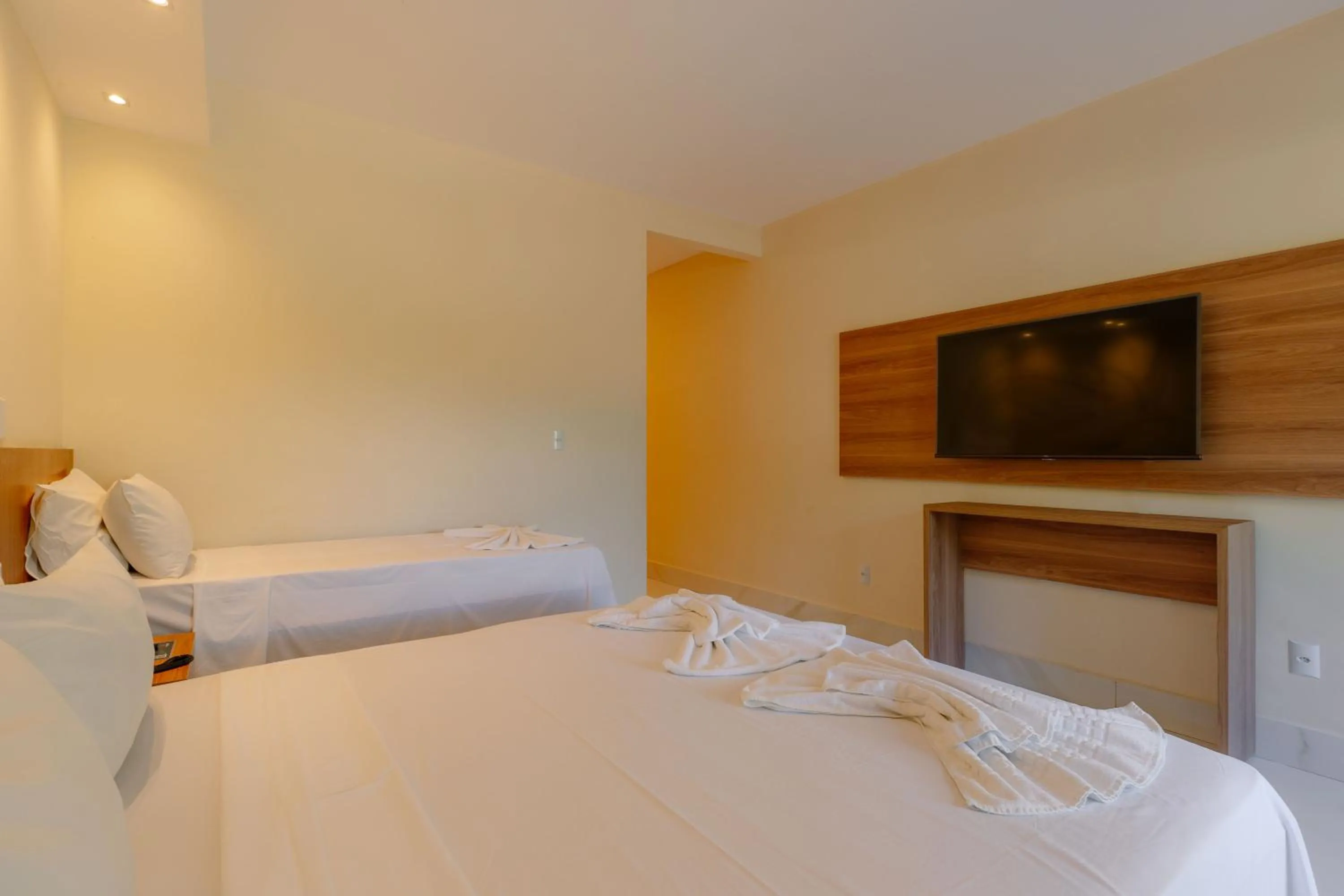 Bed in Miola Hotel