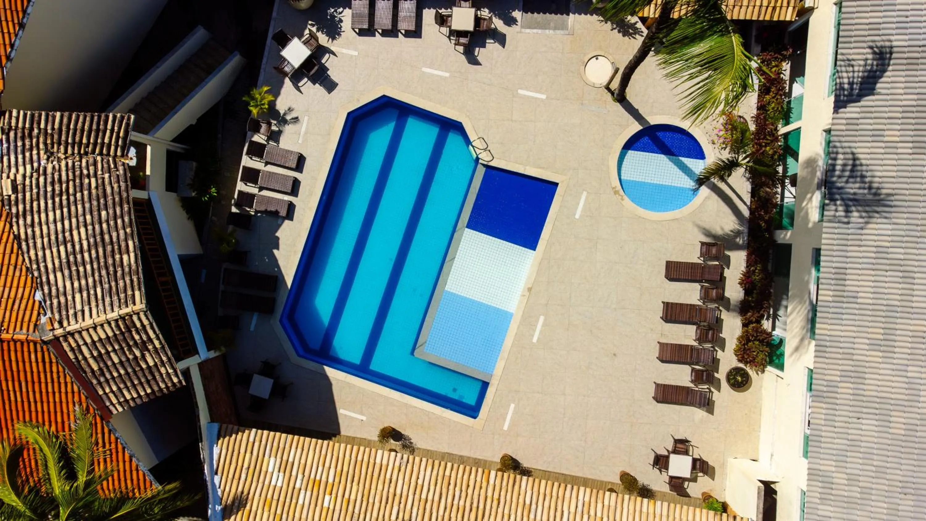 Swimming pool in Miola Hotel