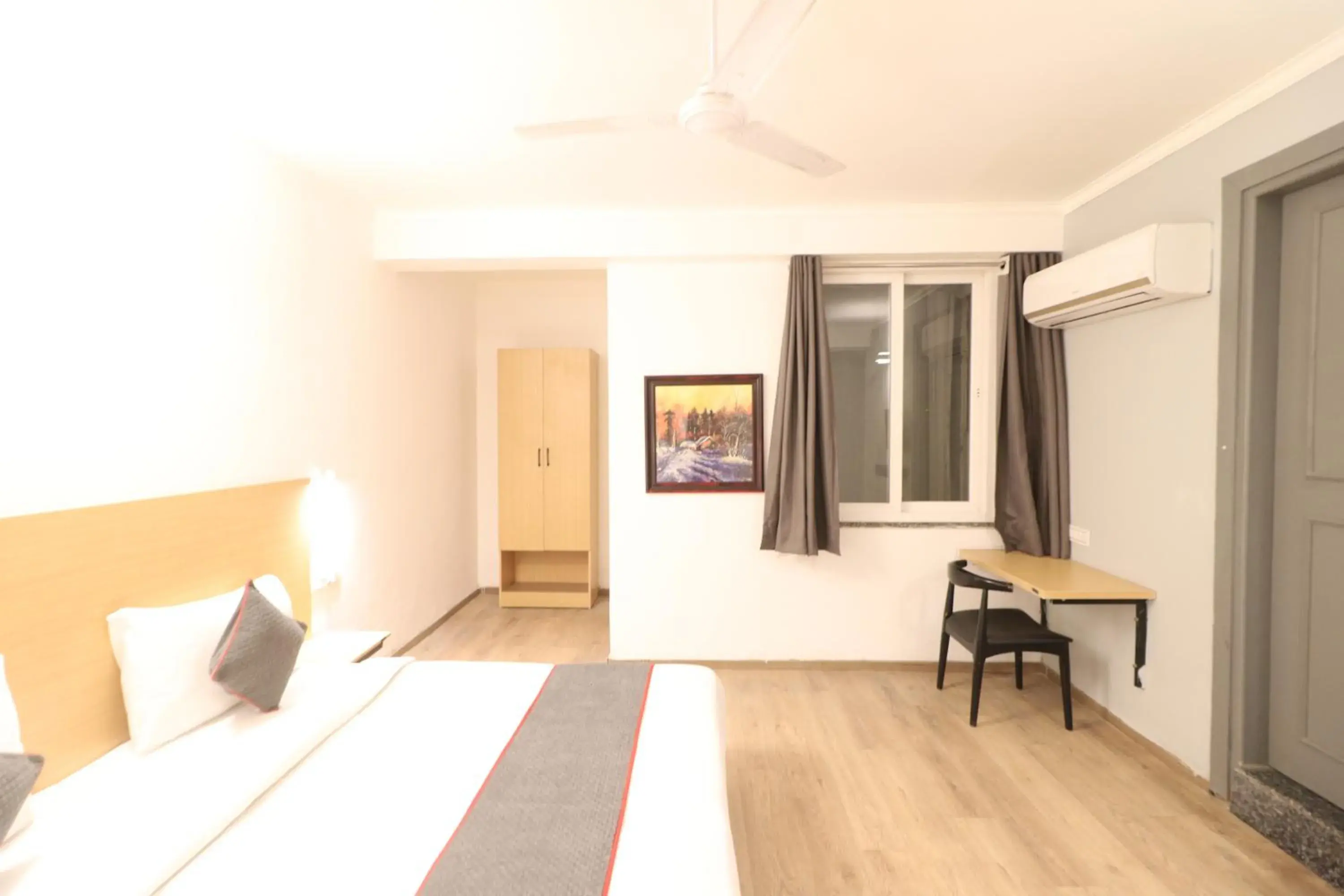 Photo of the whole room, Bed in Flora Residency Photo of the whole room, Bed in Flora Residency