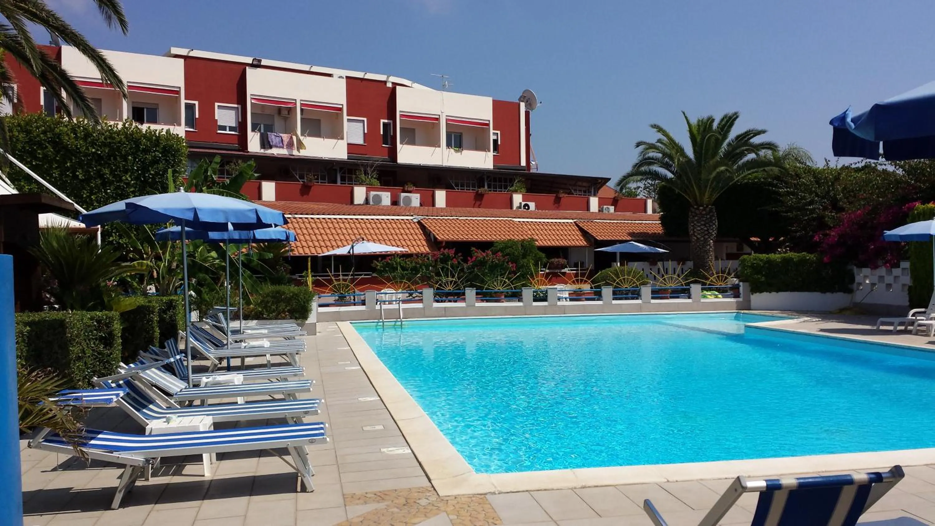 Swimming pool in Residenza Felix