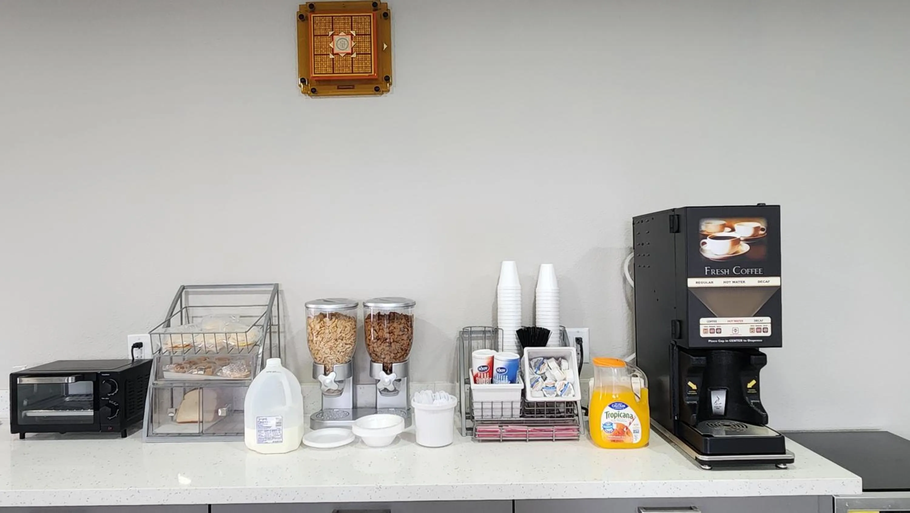 Coffee/tea facilities in Scottish Inn & Suites