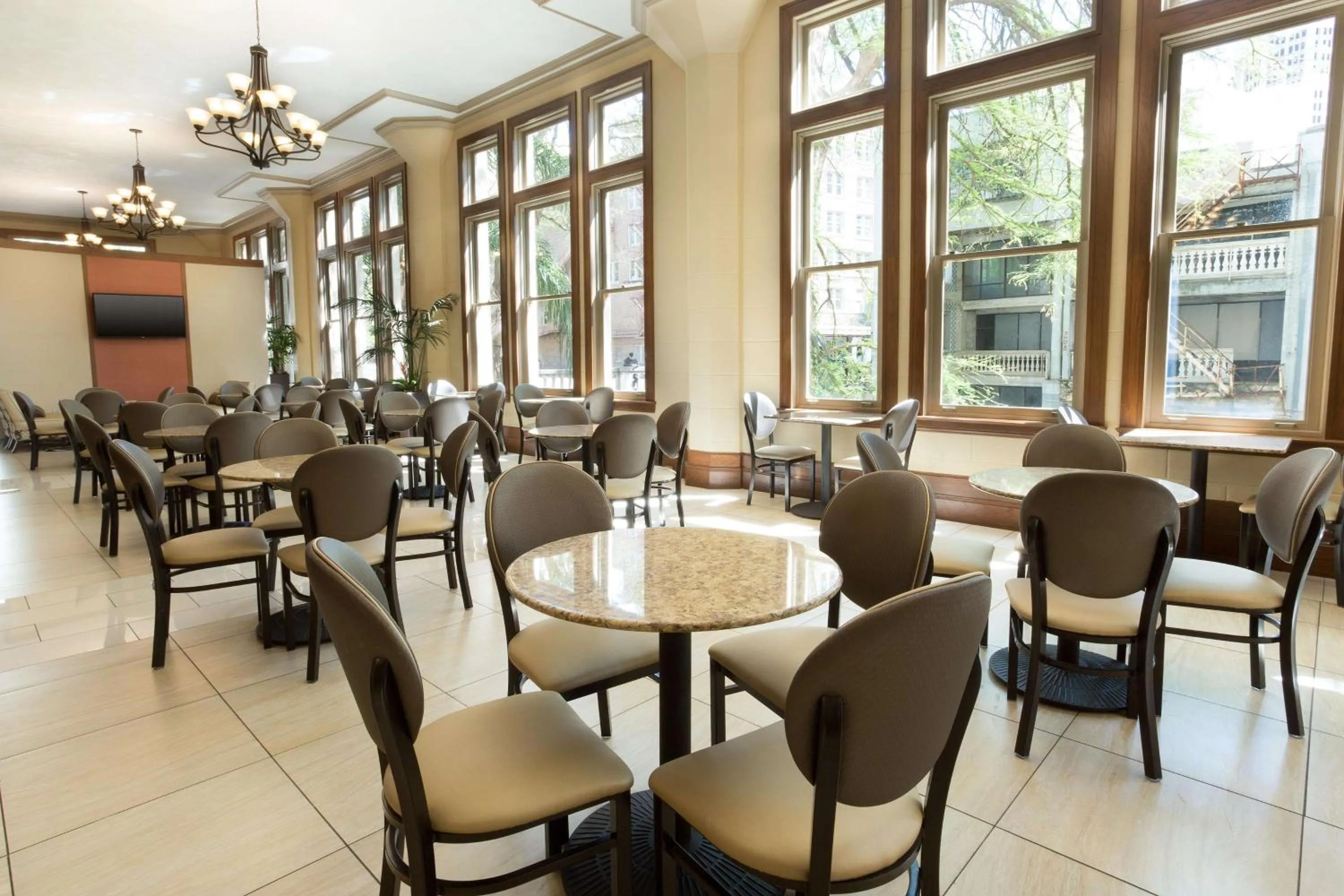 Restaurant/places to eat in Drury Inn & Suites San Antonio Riverwalk