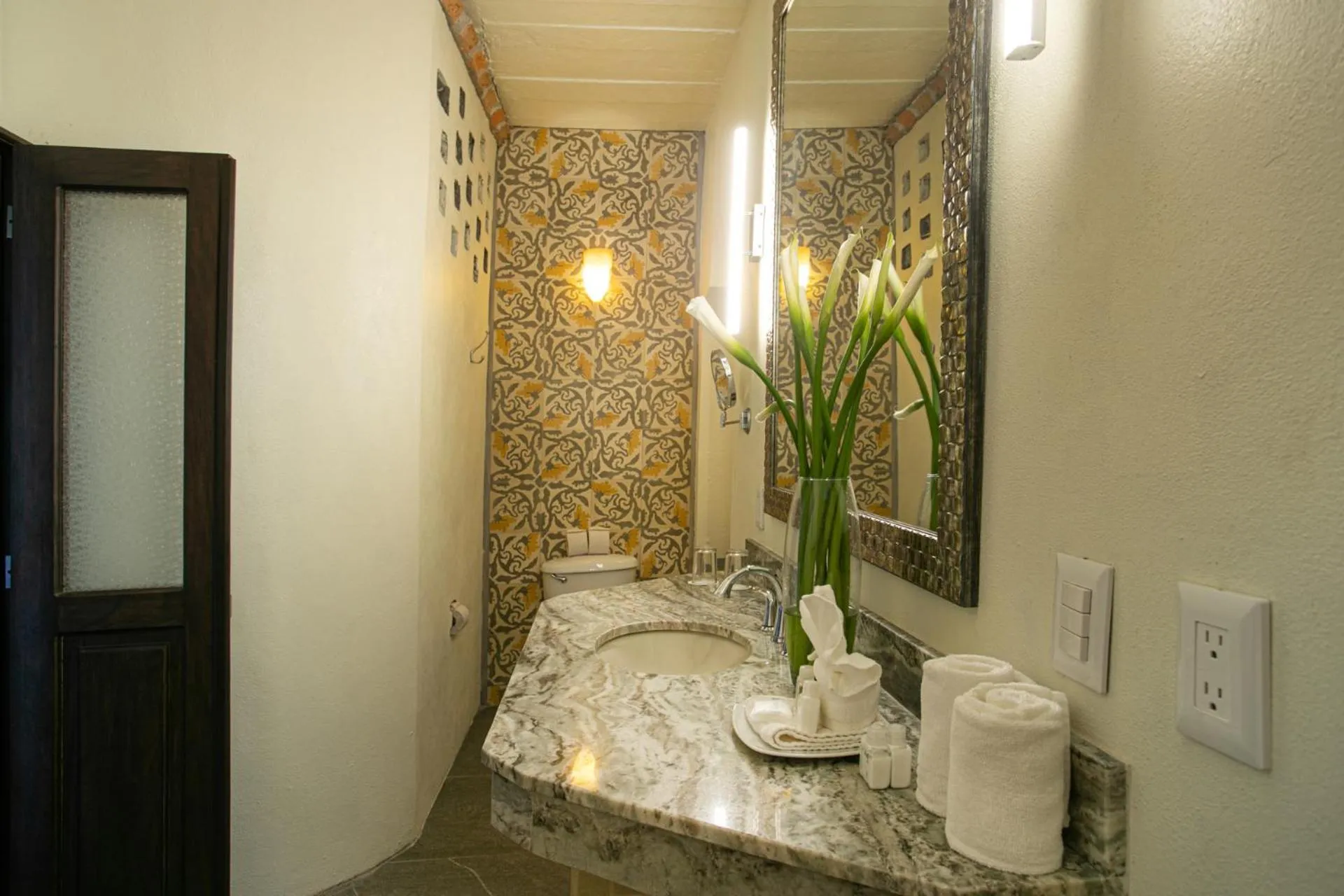 Bathroom in Quinta Maria Cortez Beach Hotel