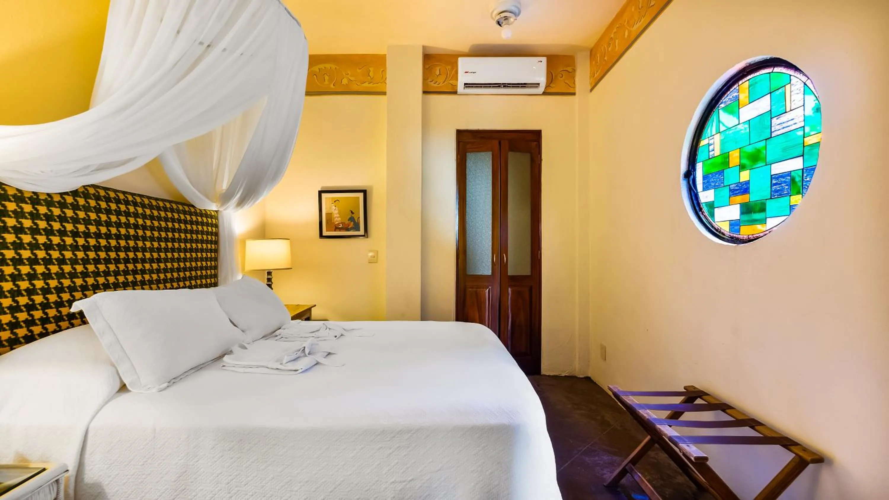 Bed in Quinta Maria Cortez Beach Hotel