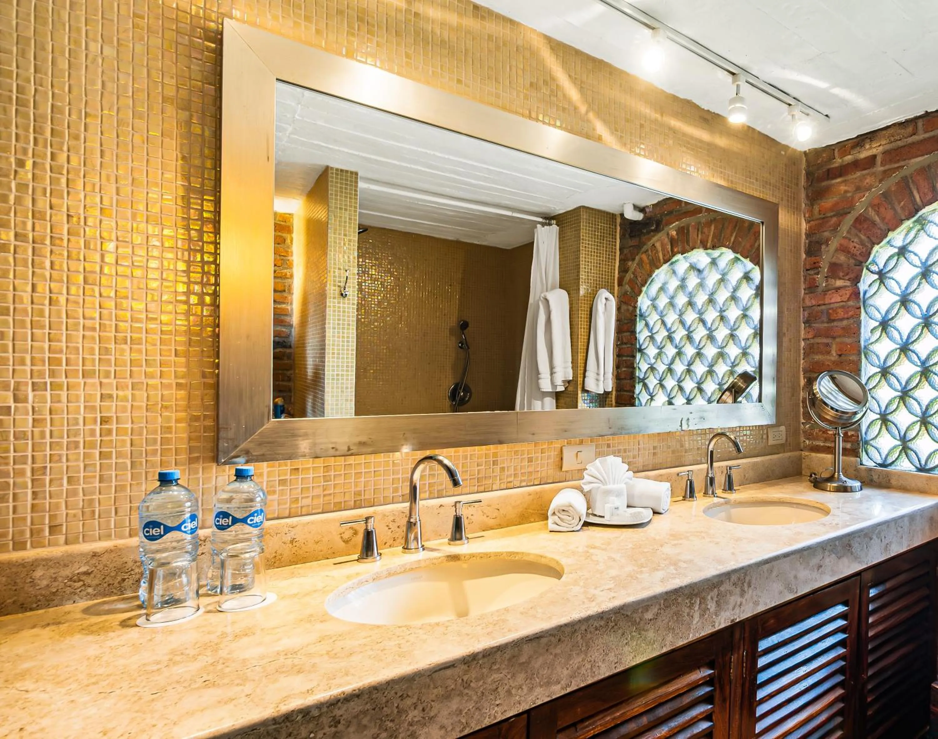 Bathroom in Quinta Maria Cortez Beach Hotel