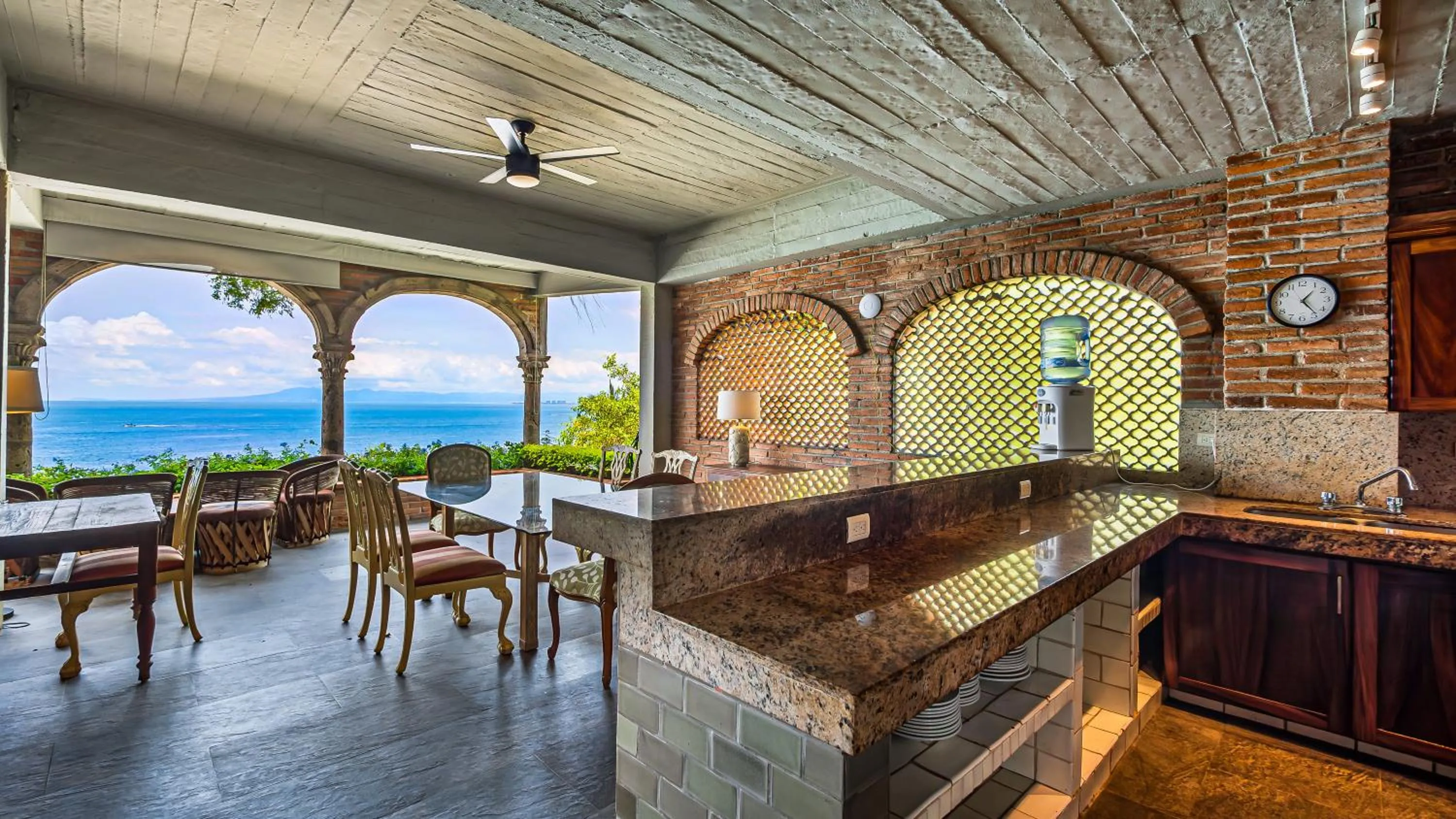 Kitchen or kitchenette in Quinta Maria Cortez Beach Hotel