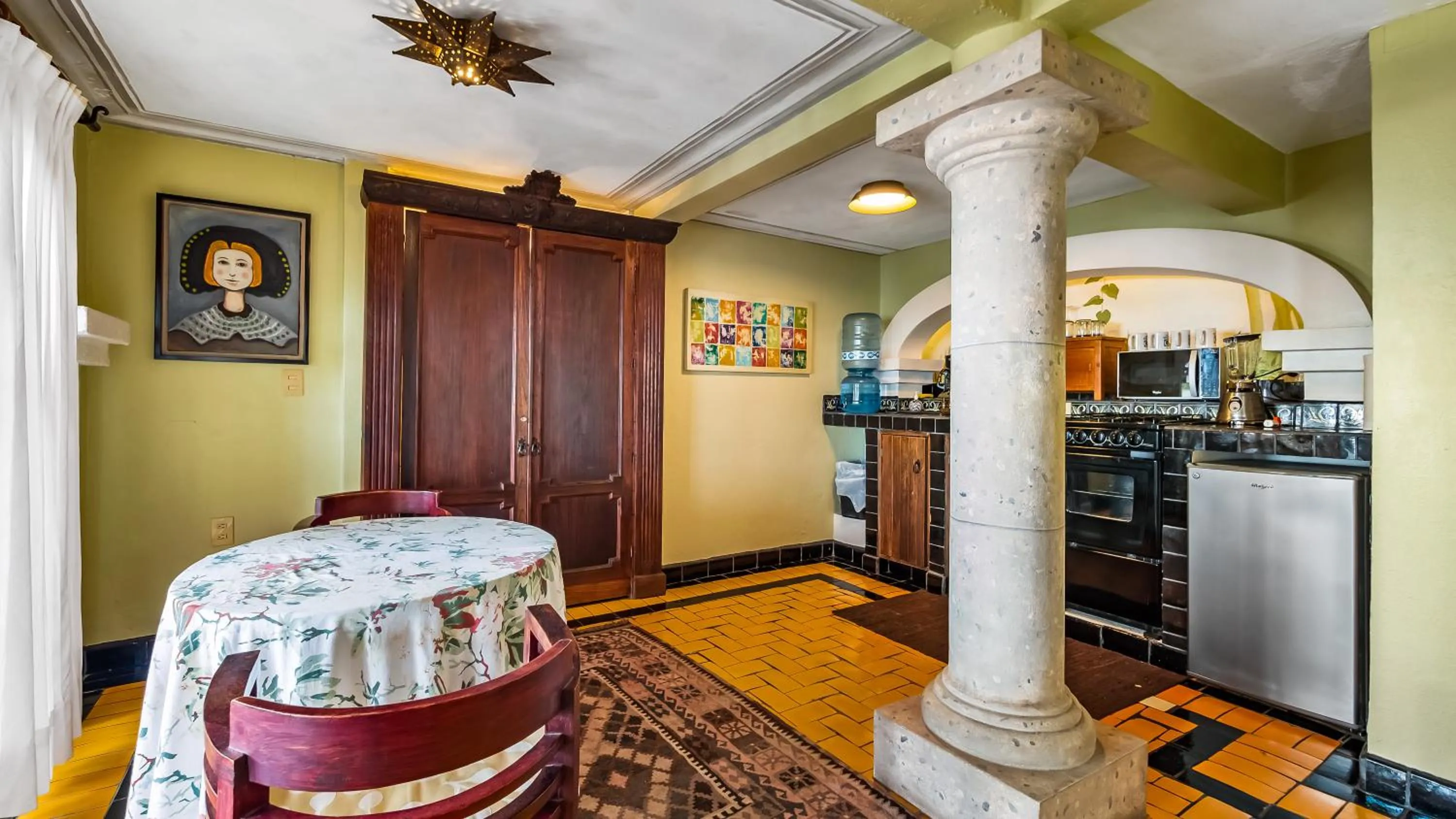 Kitchen or kitchenette in Quinta Maria Cortez Beach Hotel