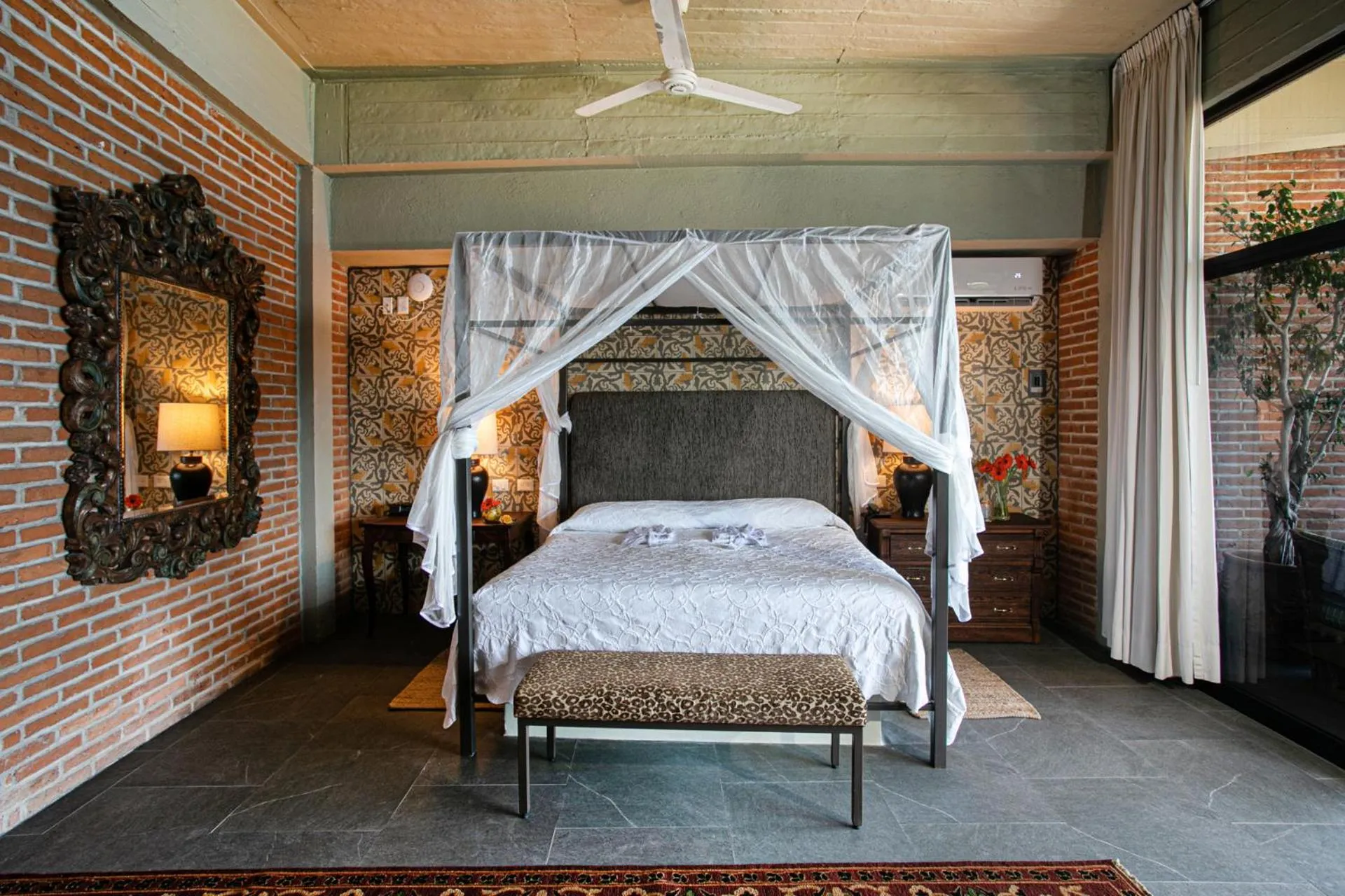 Bed in Quinta Maria Cortez Beach Hotel