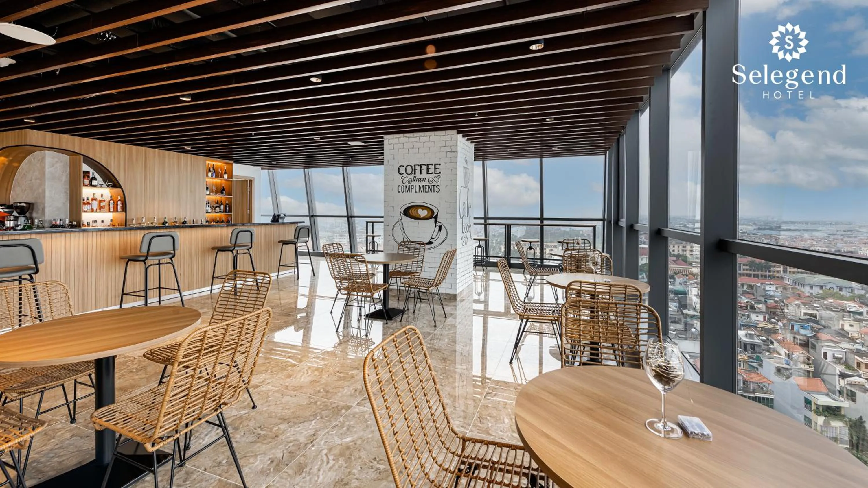 Lounge or bar in Selegend Hotel Thái Bình