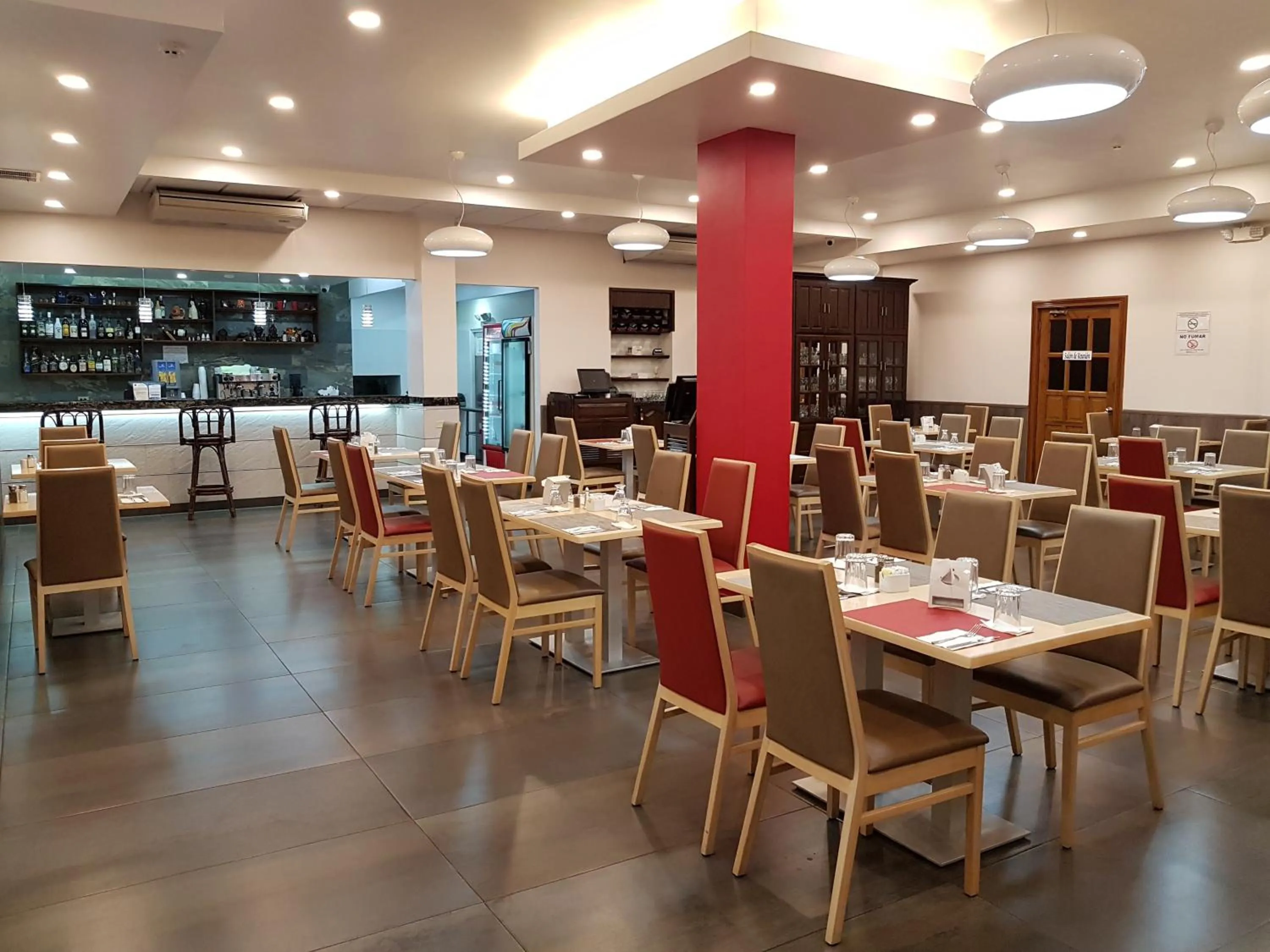 Restaurant/places to eat in Hotel Alcala