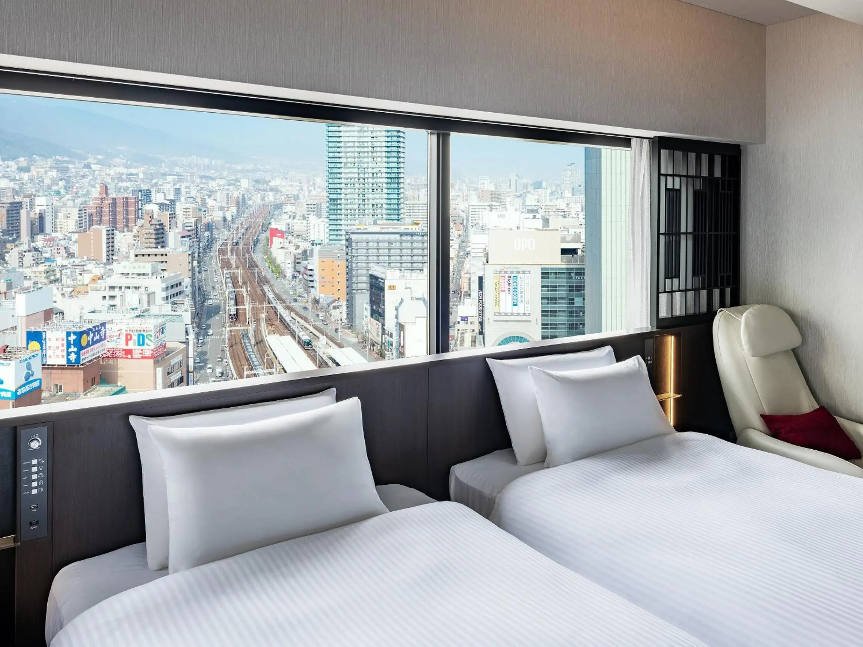 City view, Bed in remm plus Kobe Sannomiya City view, Bed in remm plus Kobe Sannomiya