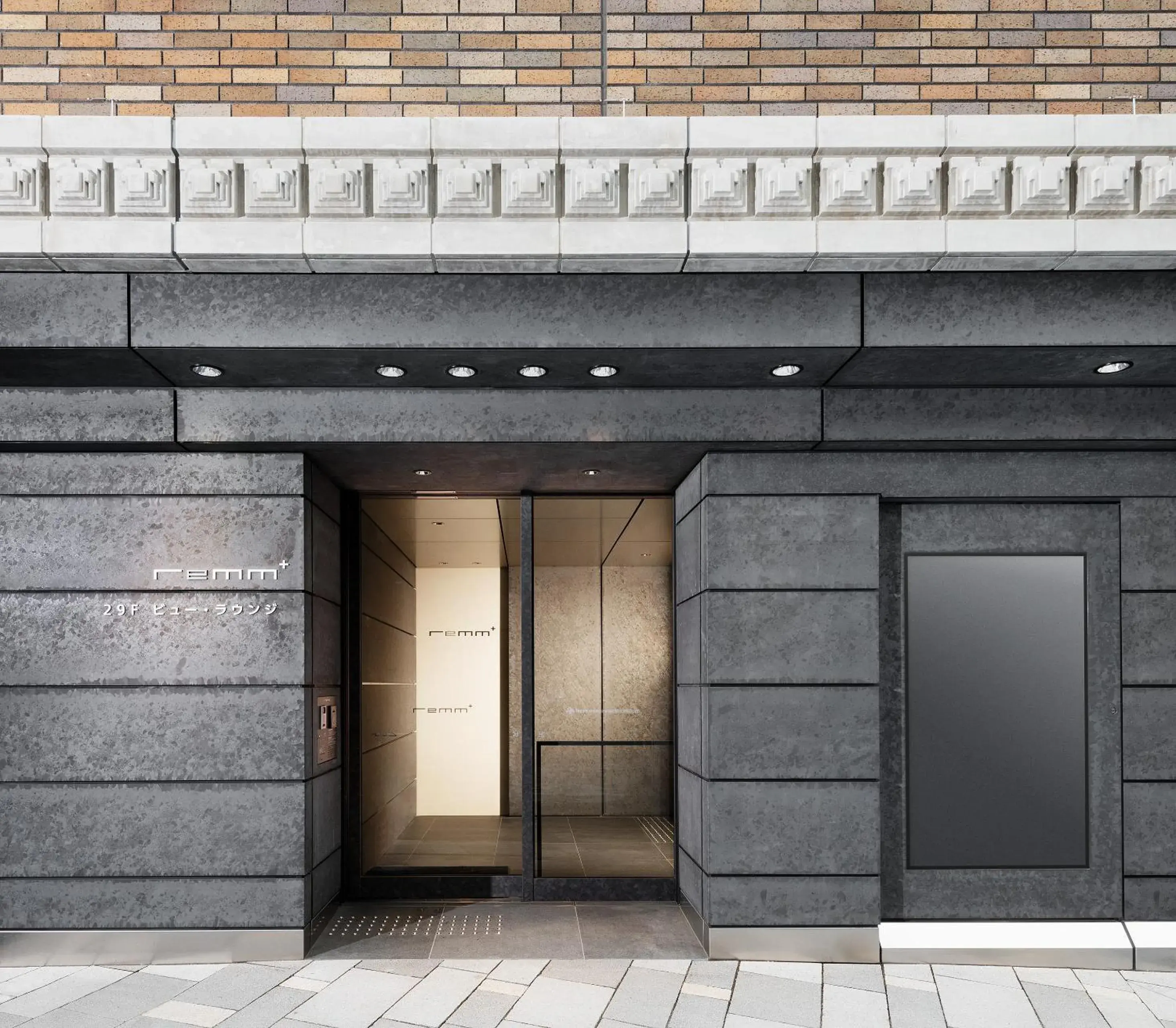 Facade/entrance in remm plus Kobe Sannomiya Facade/entrance in remm plus Kobe Sannomiya