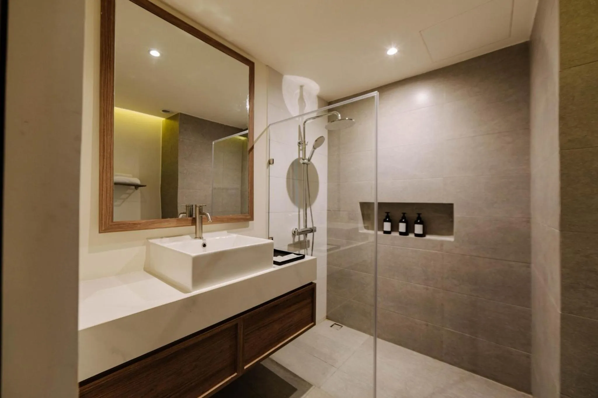 Shanti-Retreat Hotel