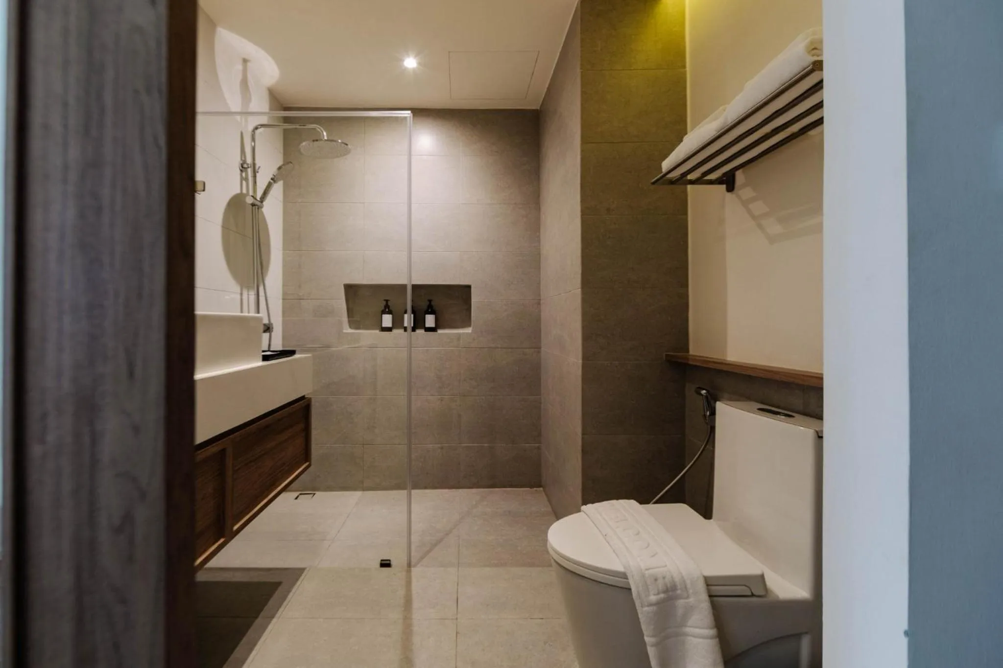 Shanti-Retreat Hotel