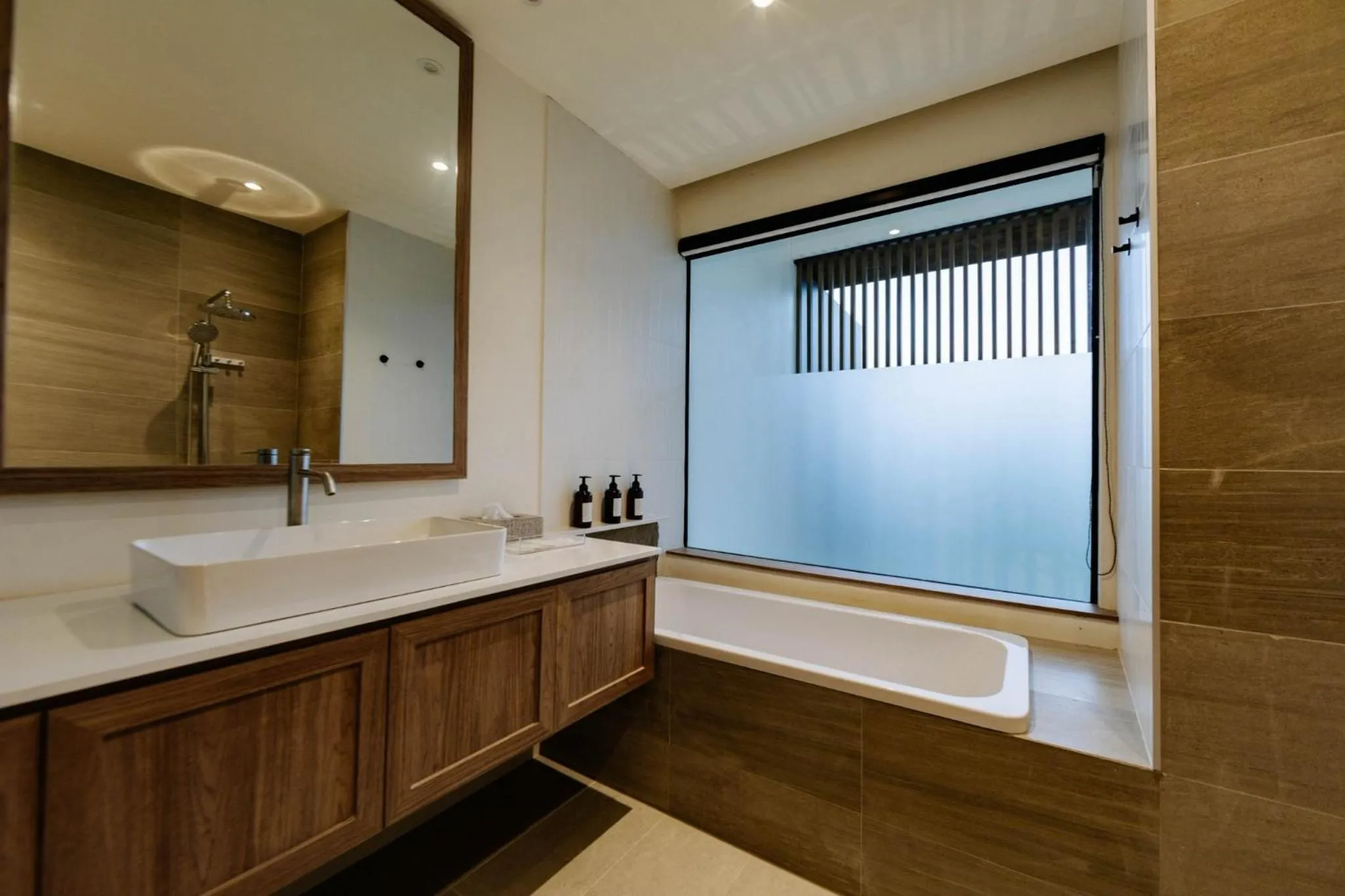 Shanti-Retreat Hotel