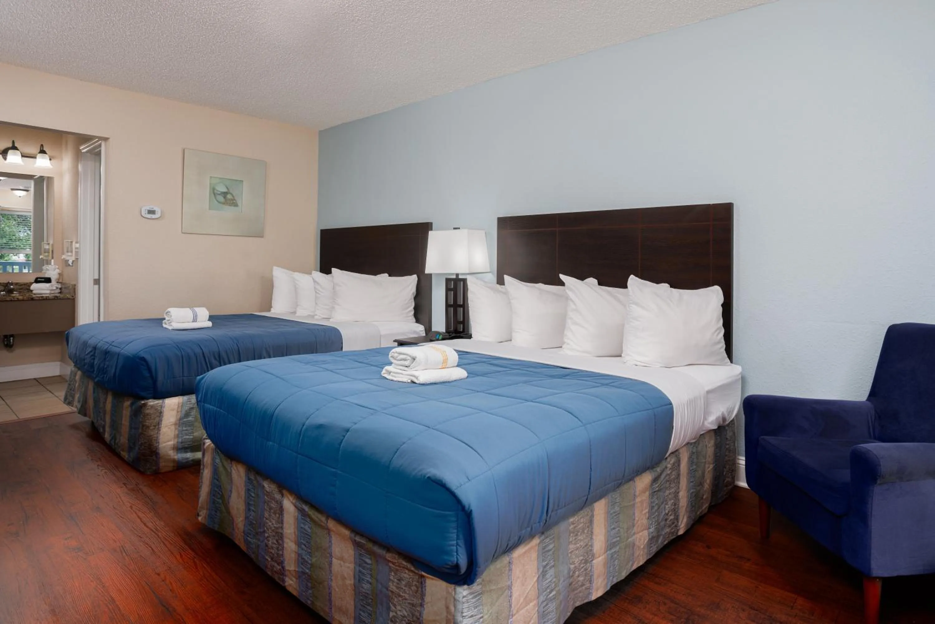 Bed in Southern Oaks Inn - Saint Augustine