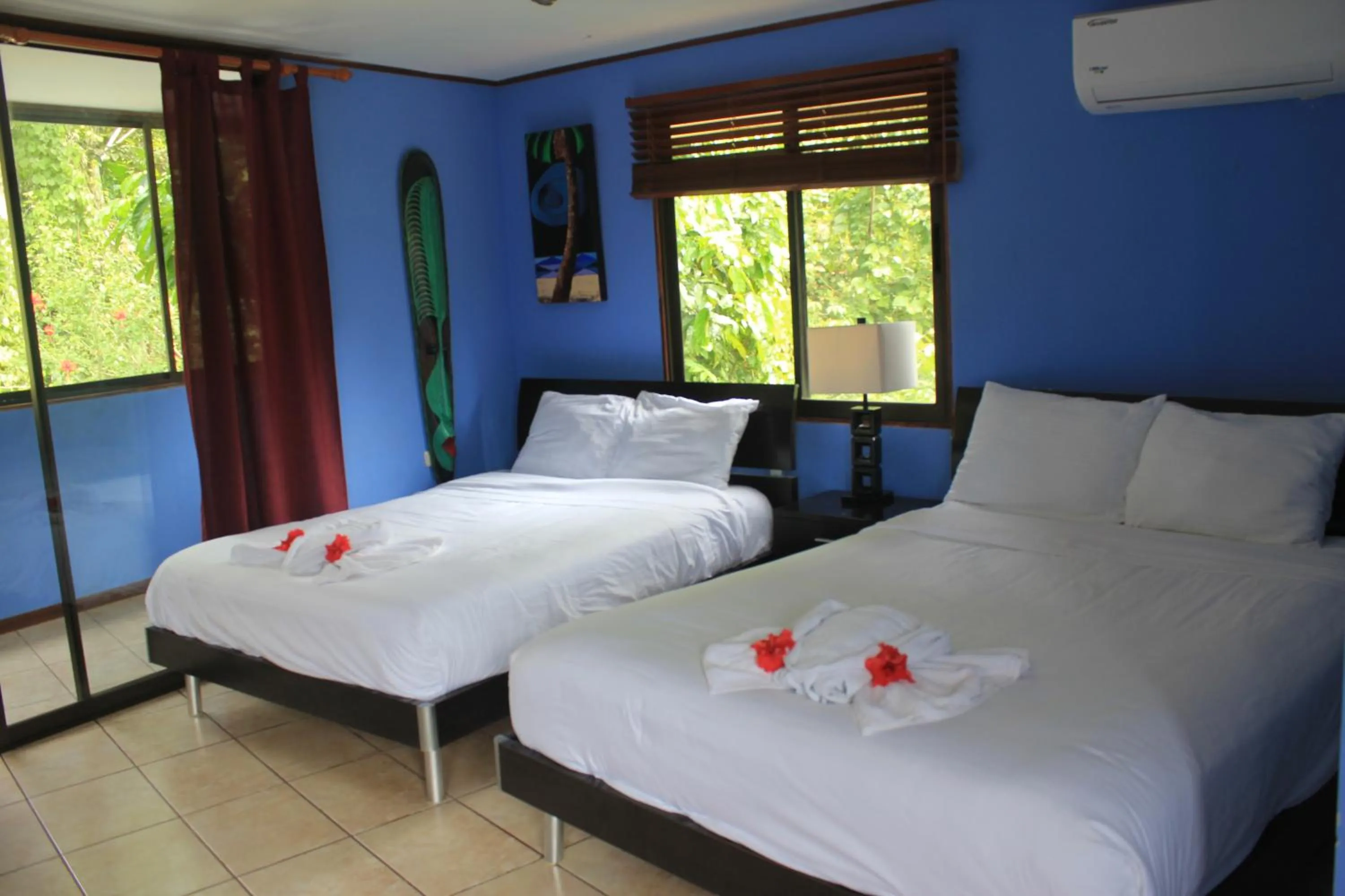 Bed in La Posada Jungle Hotel