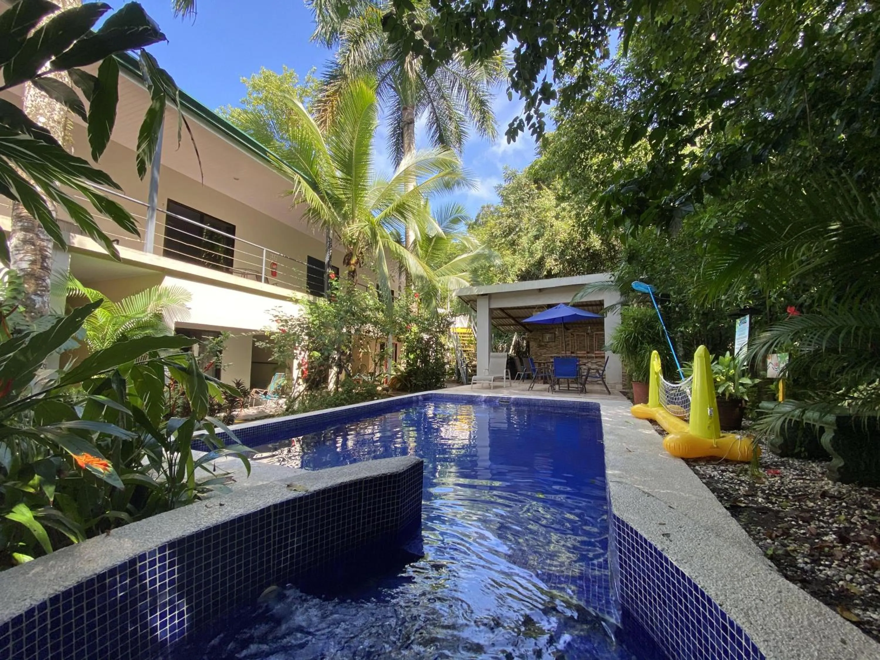 Swimming pool in La Posada Jungle Hotel