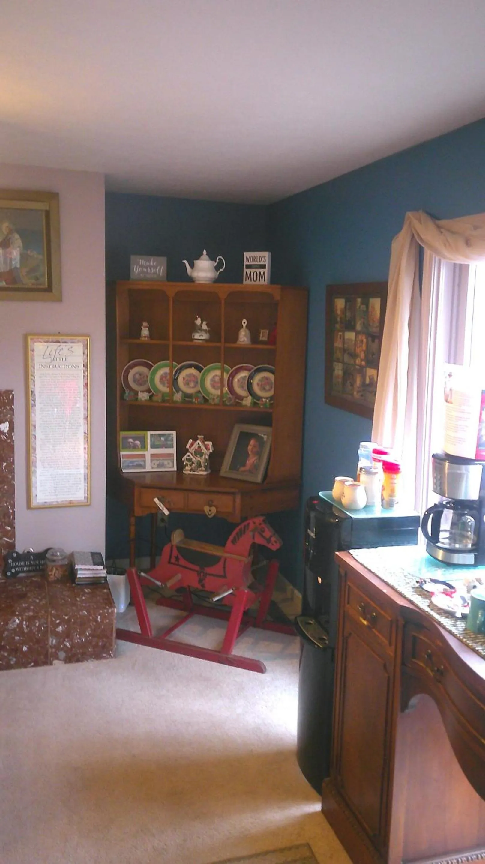 Dining area in Lil Black Bear Inn
