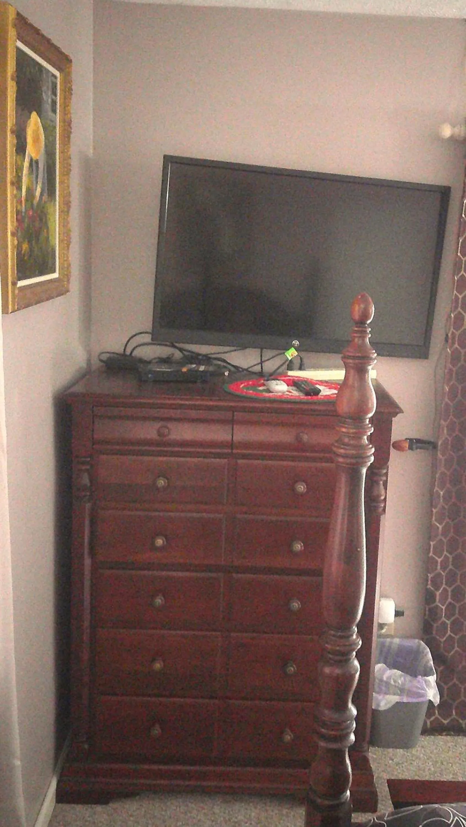 Bedroom in Lil Black Bear Inn