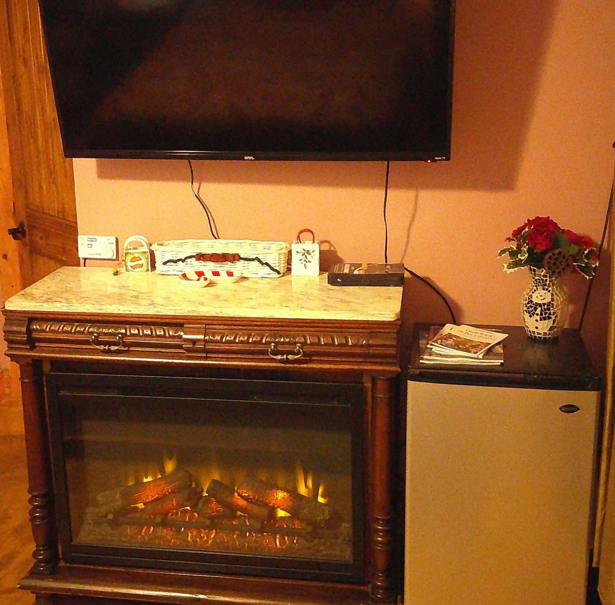 Bedroom in Lil Black Bear Inn