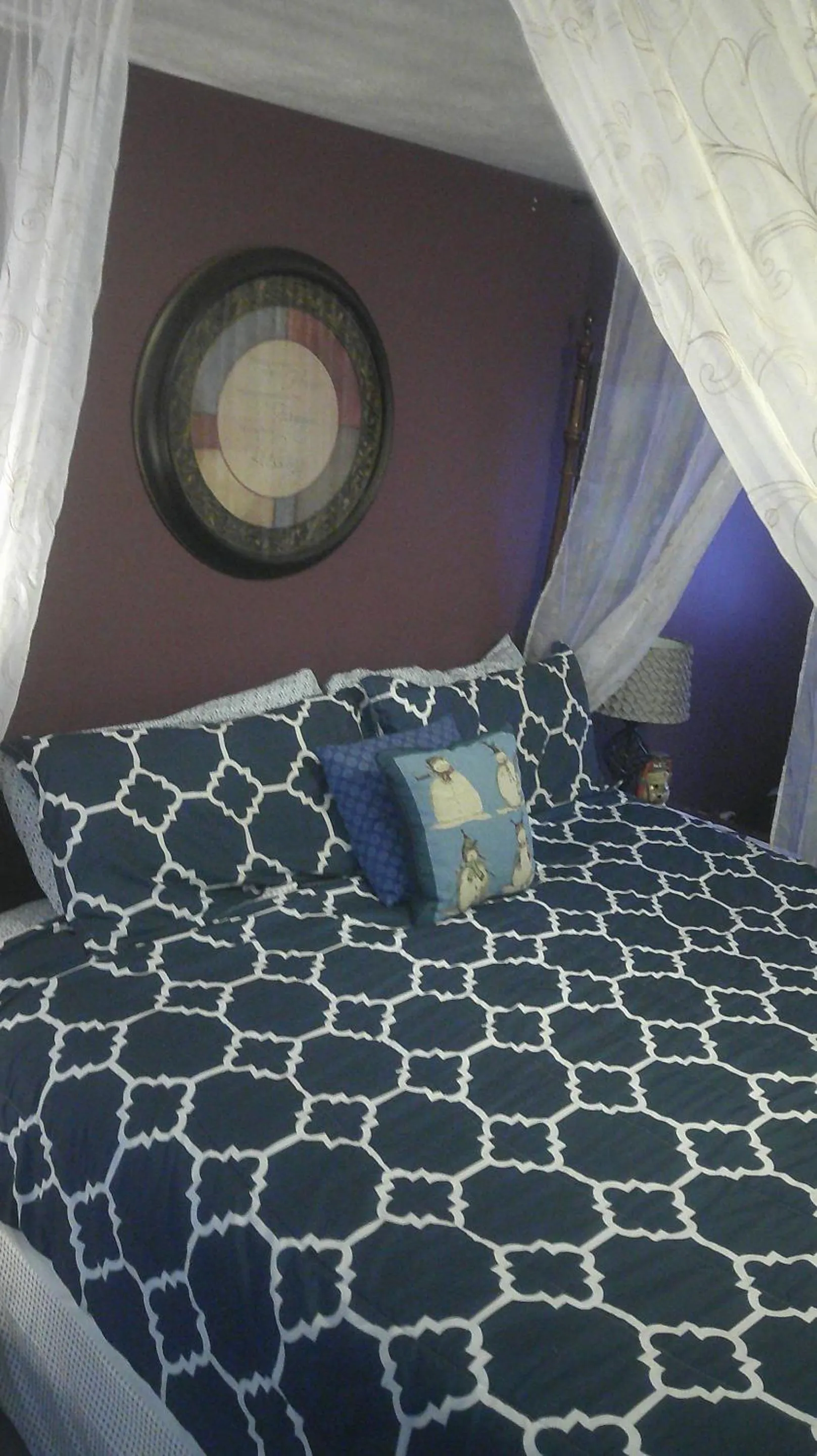 Bedroom, Bed in Lil Black Bear Inn