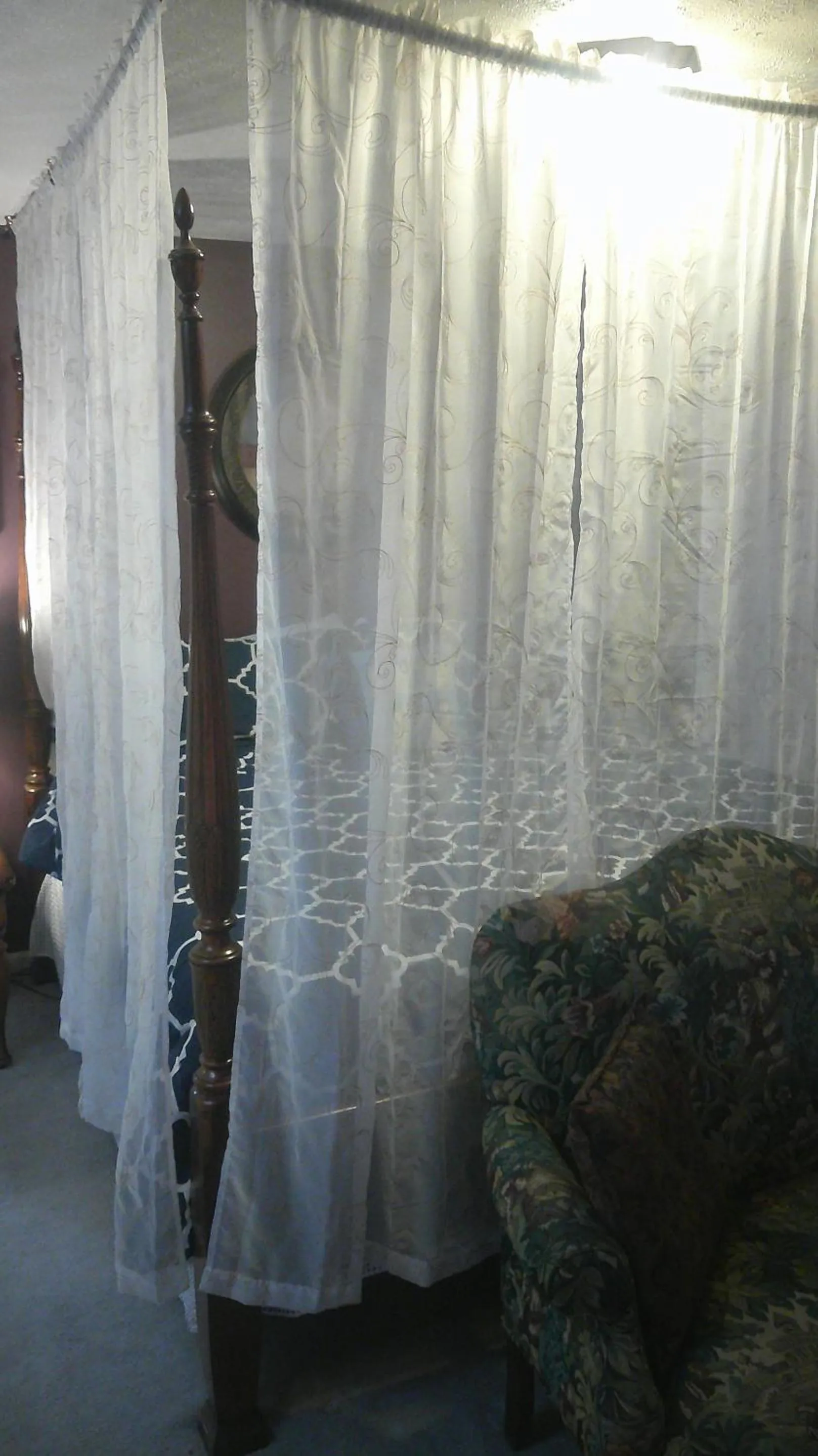 Bedroom in Lil Black Bear Inn