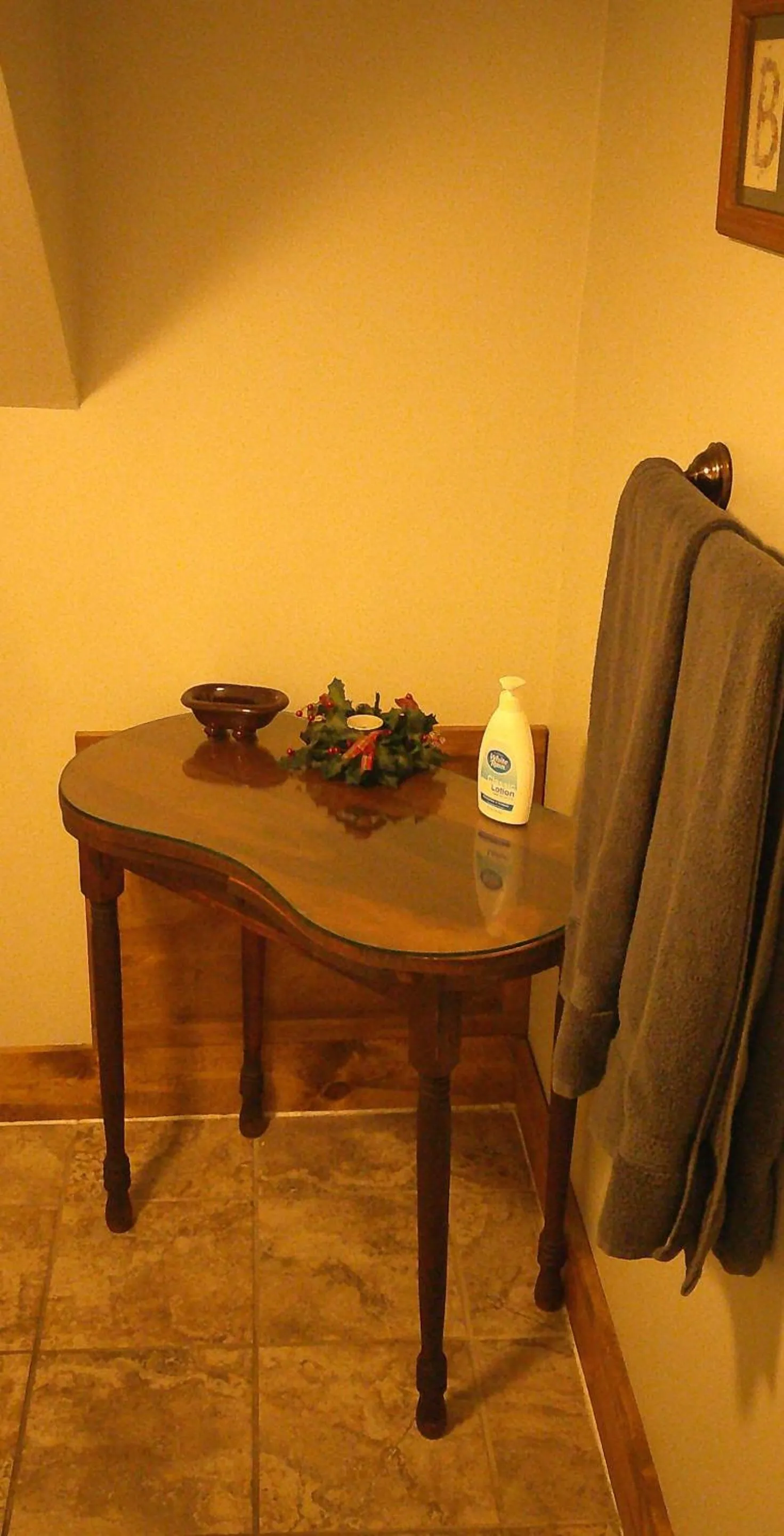 Bathroom in Lil Black Bear Inn