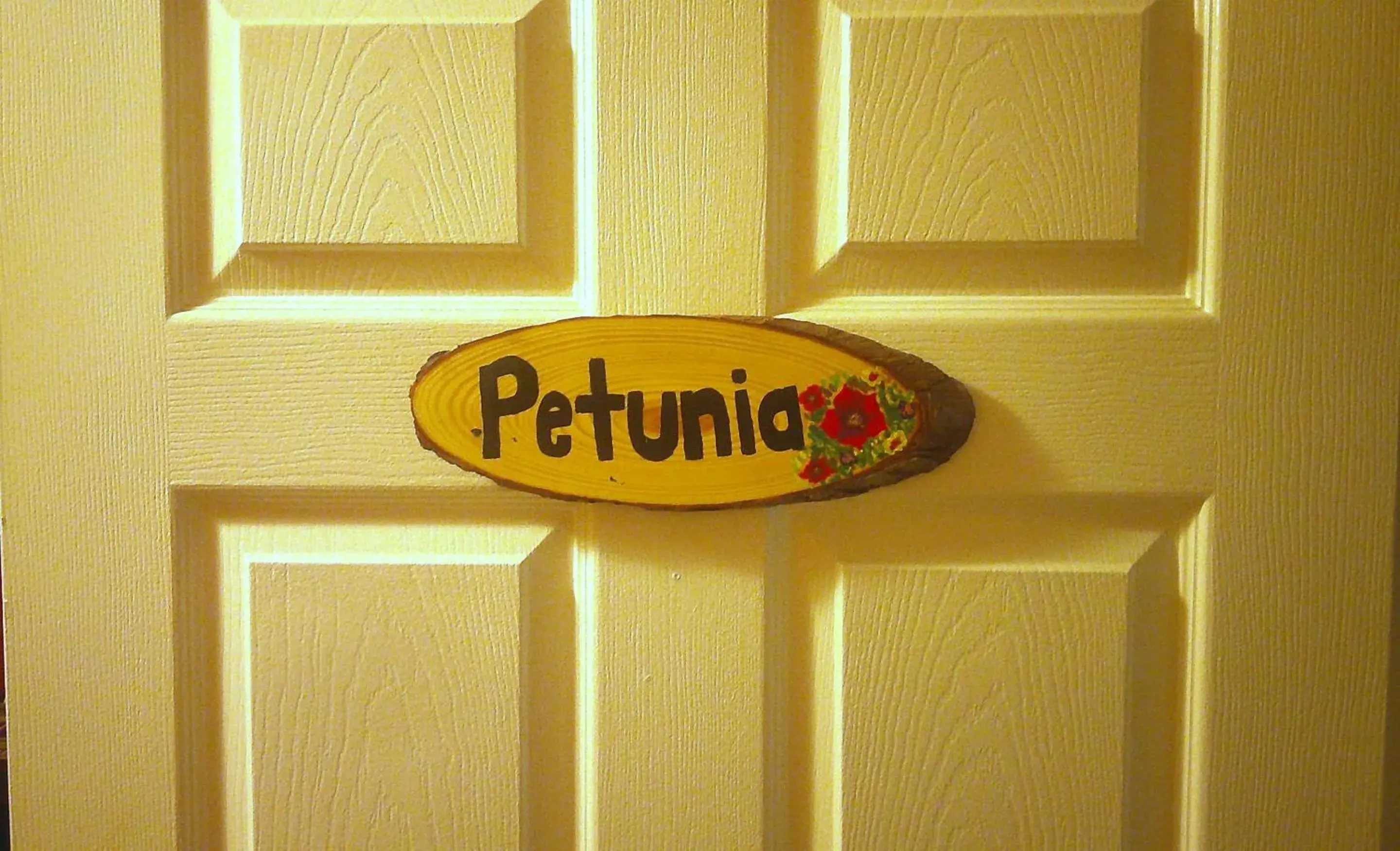 Deluxe Triple Room in Lil Black Bear Inn Deluxe Triple Room in Lil Black Bear Inn