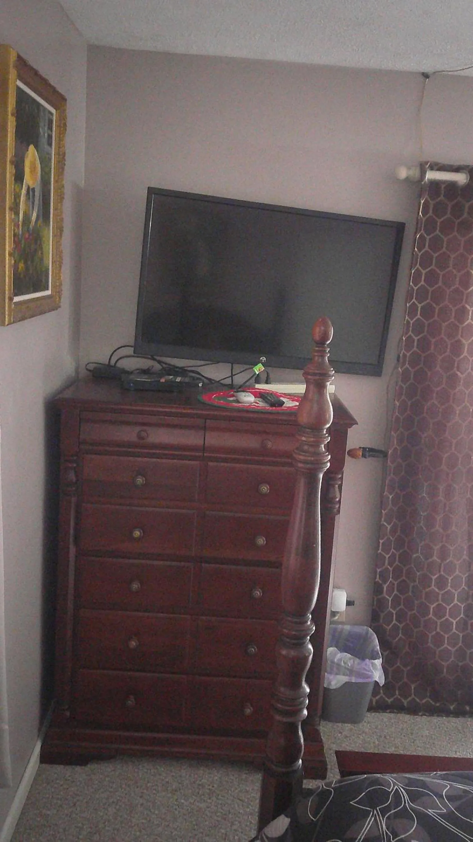 Bedroom in Lil Black Bear Inn