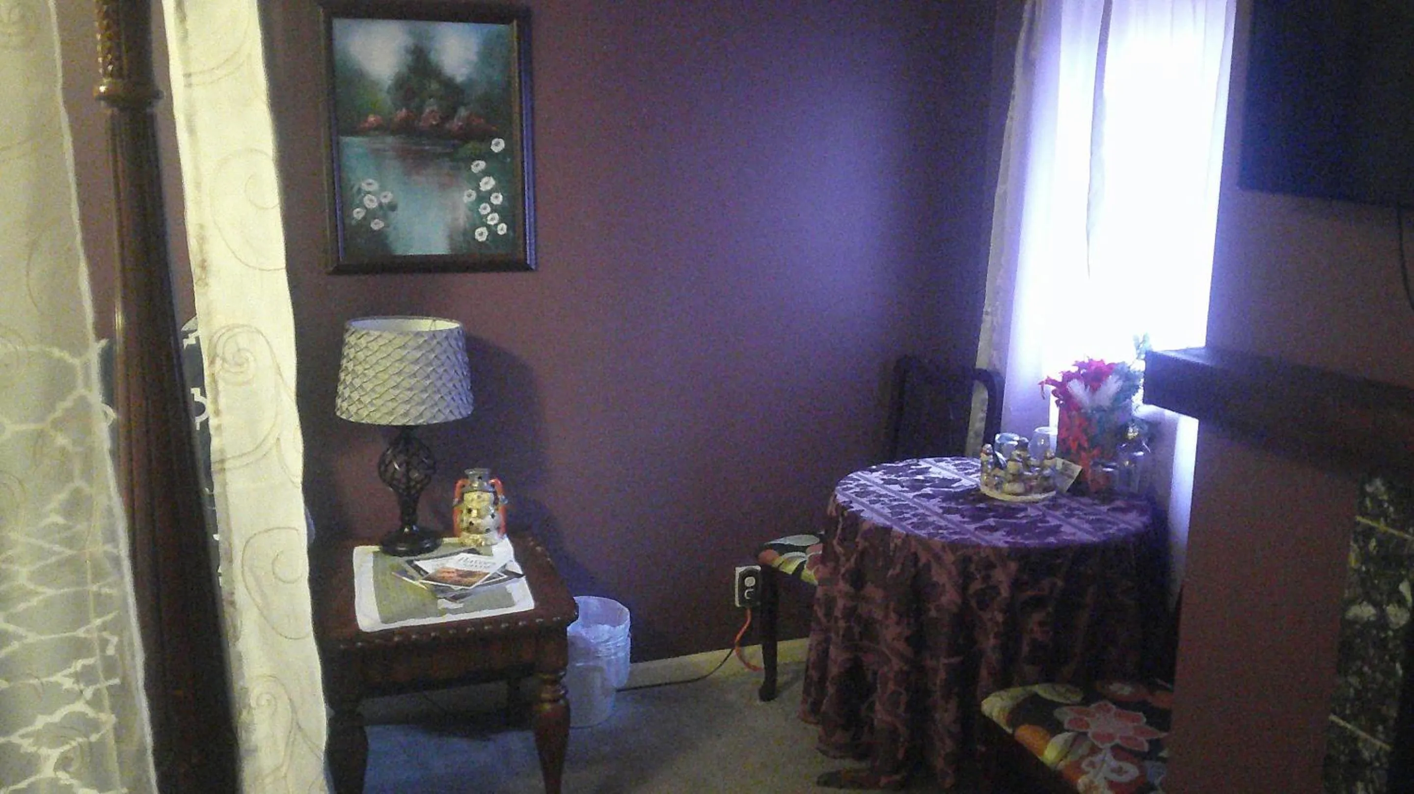 Bedroom in Lil Black Bear Inn