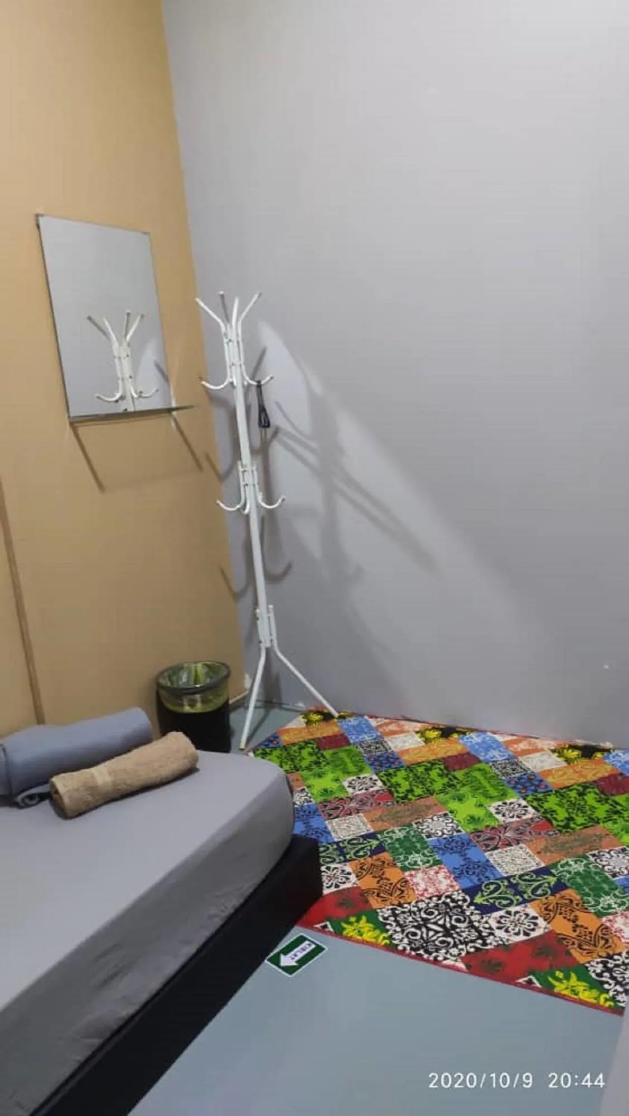 Bed in NY TROPICAL BACKPACKERS