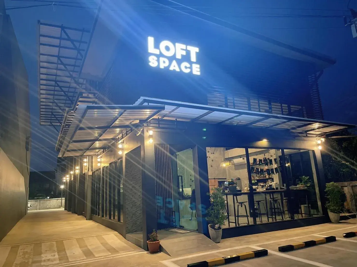 Property building in Loft Space Hotel Property building in Loft Space Hotel