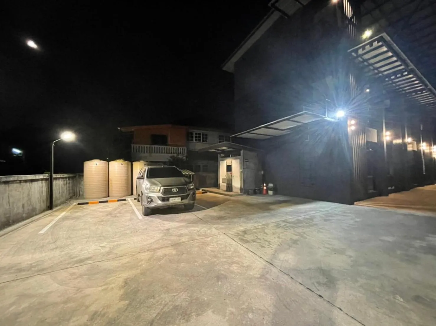 Parking in Loft Space Hotel