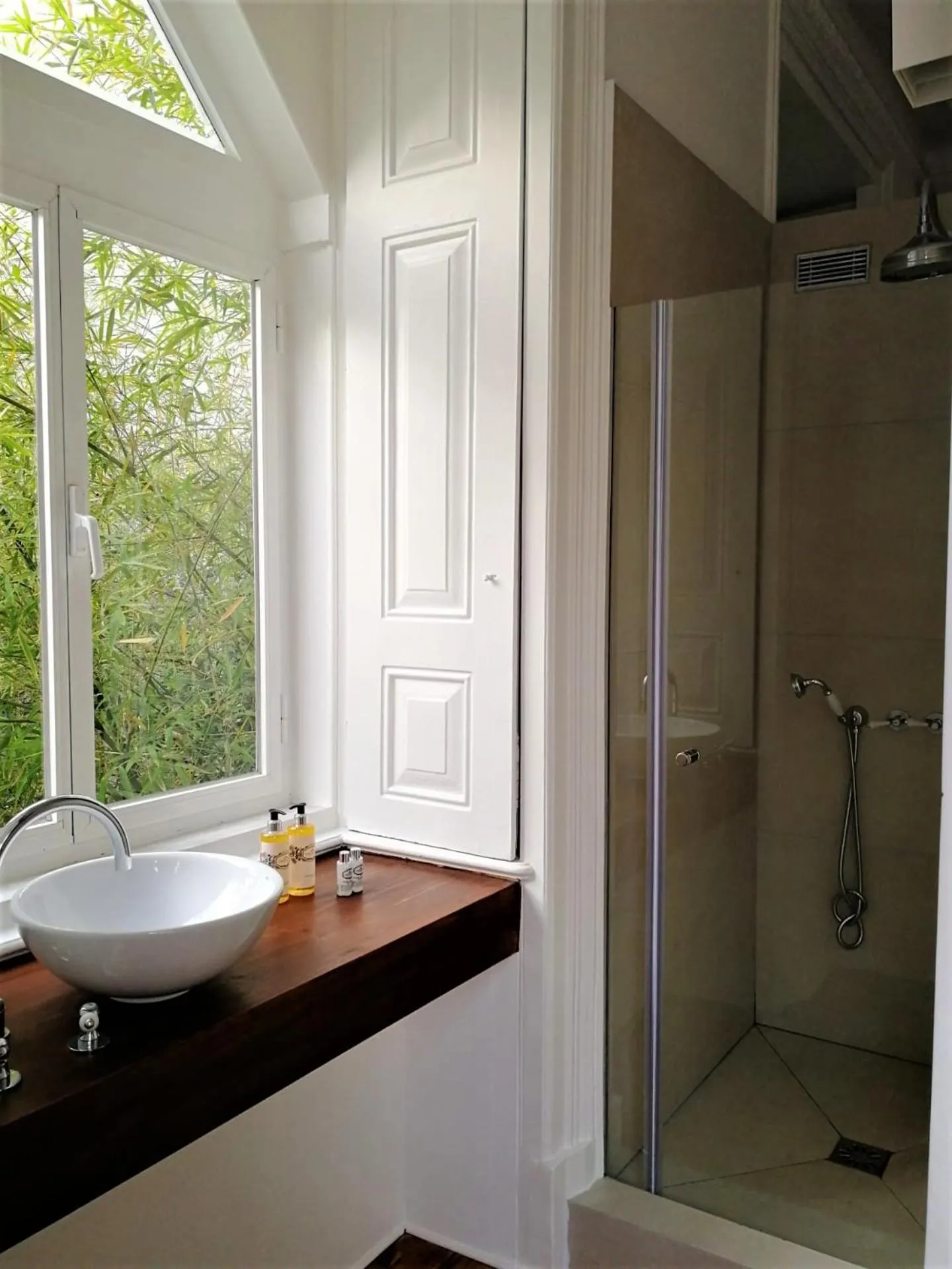 Shower in Palácio do Visconde - The Coffee Experience