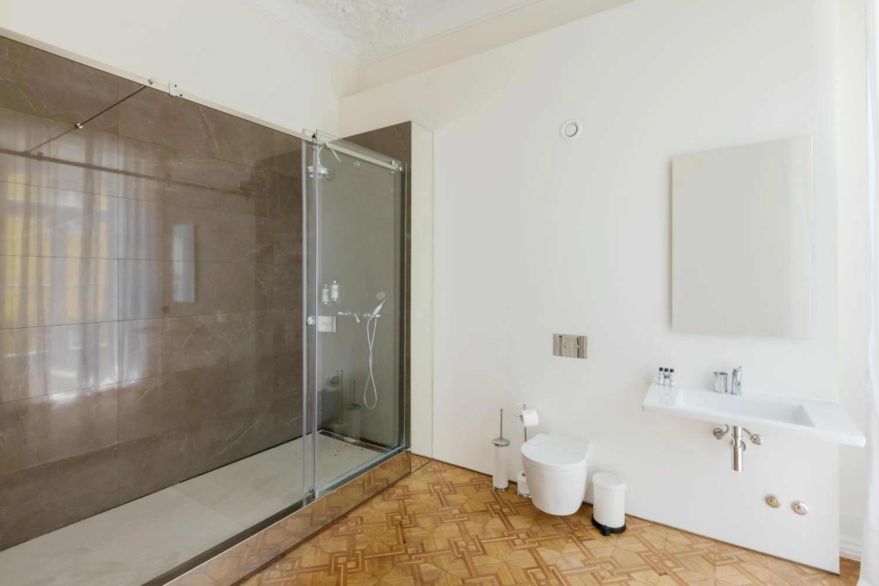 Shower in Palácio do Visconde - The Coffee Experience