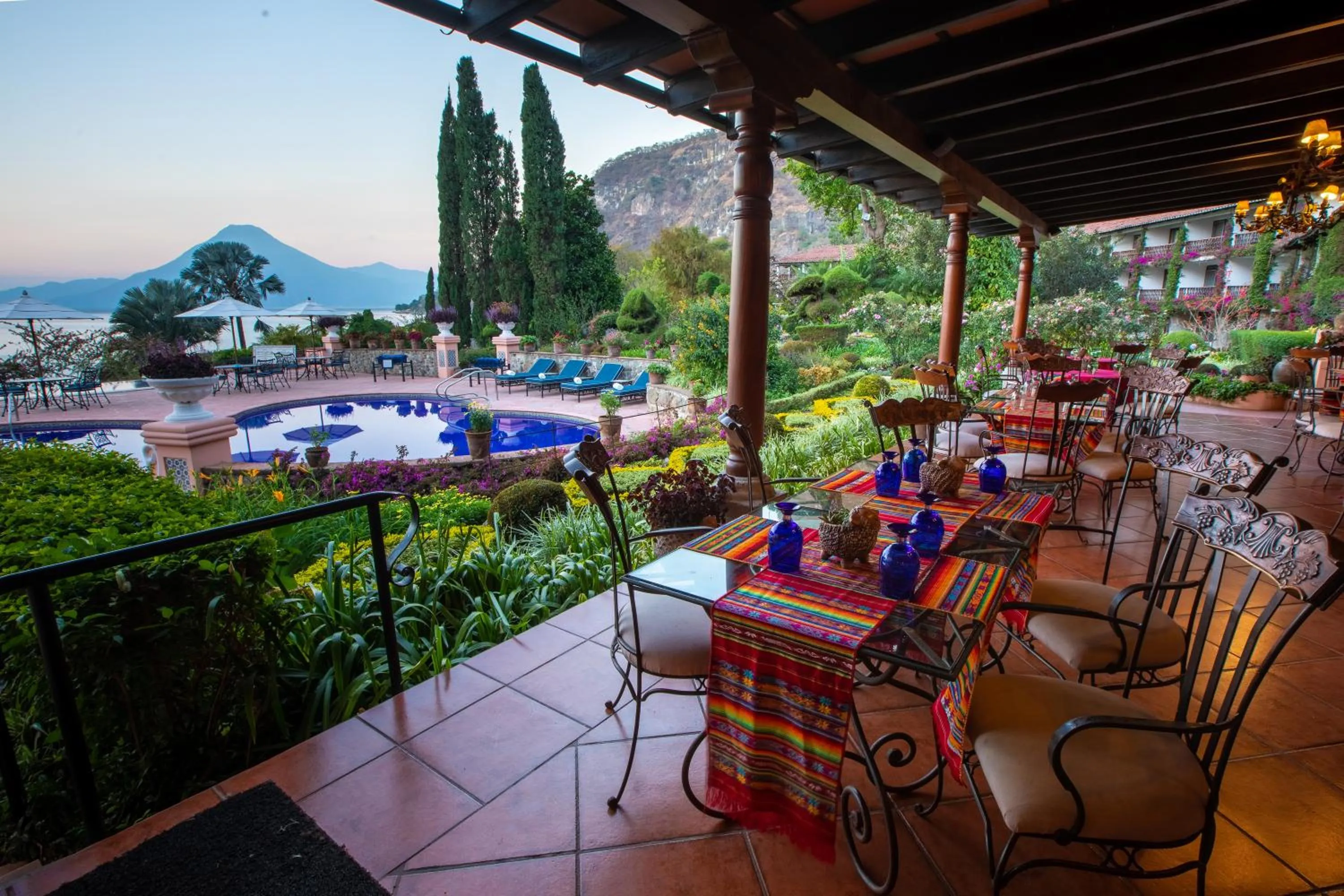 Restaurant/places to eat in Hotel Atitlan