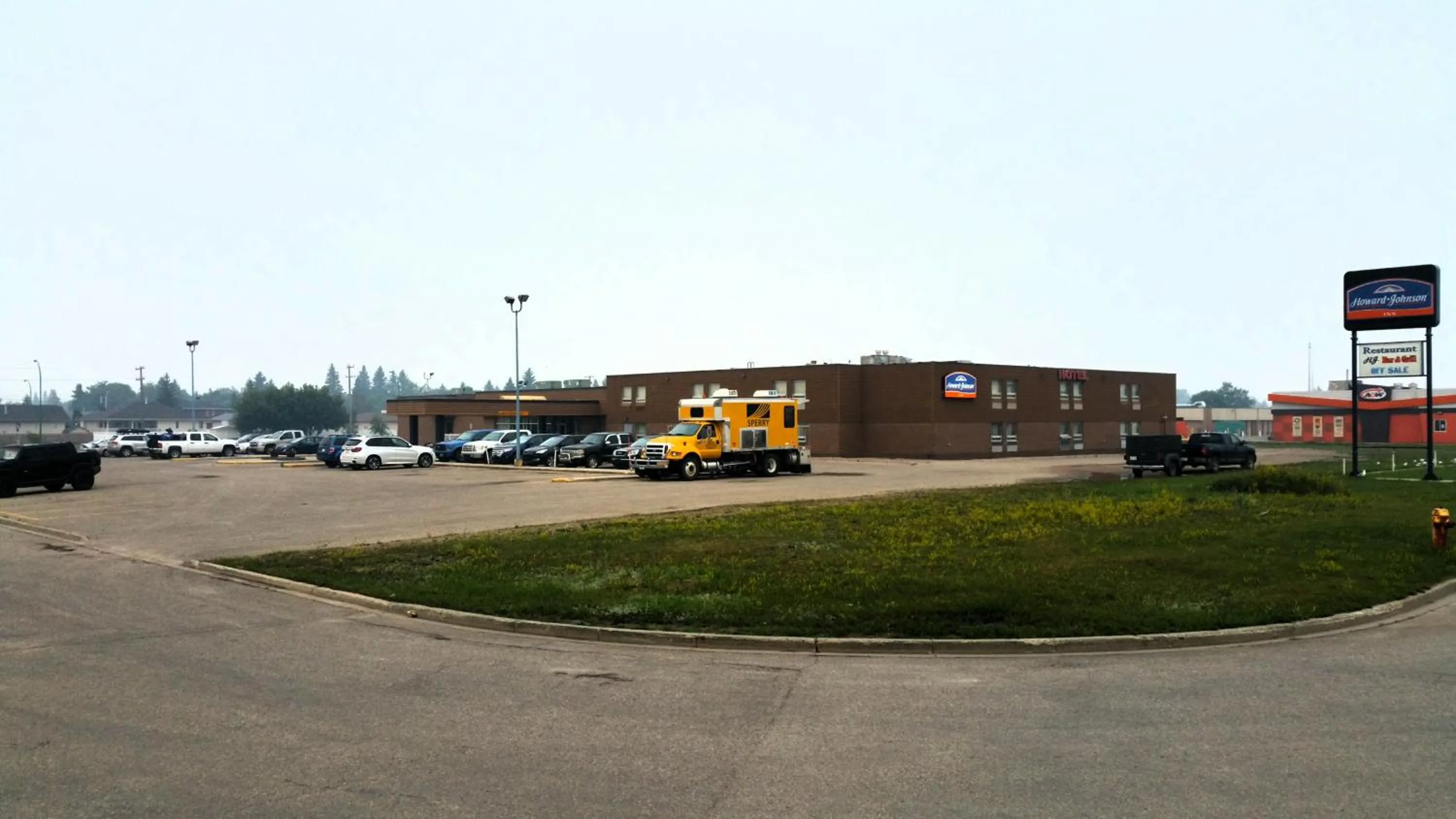 Facade/entrance, Property Building in Howard Johnson by Wyndham Melville