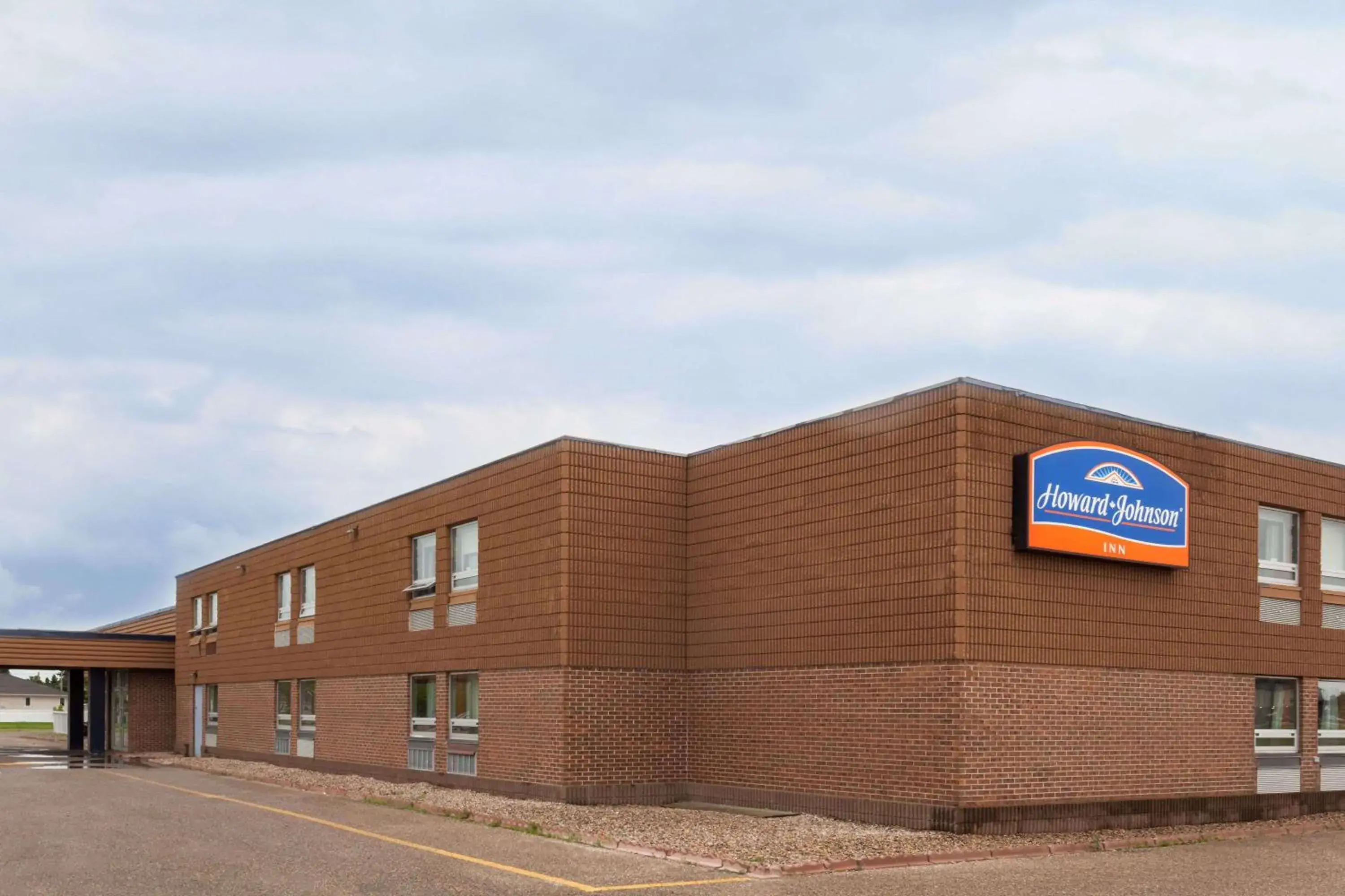 Howard Johnson by Wyndham Melville Howard Johnson by Wyndham Melville