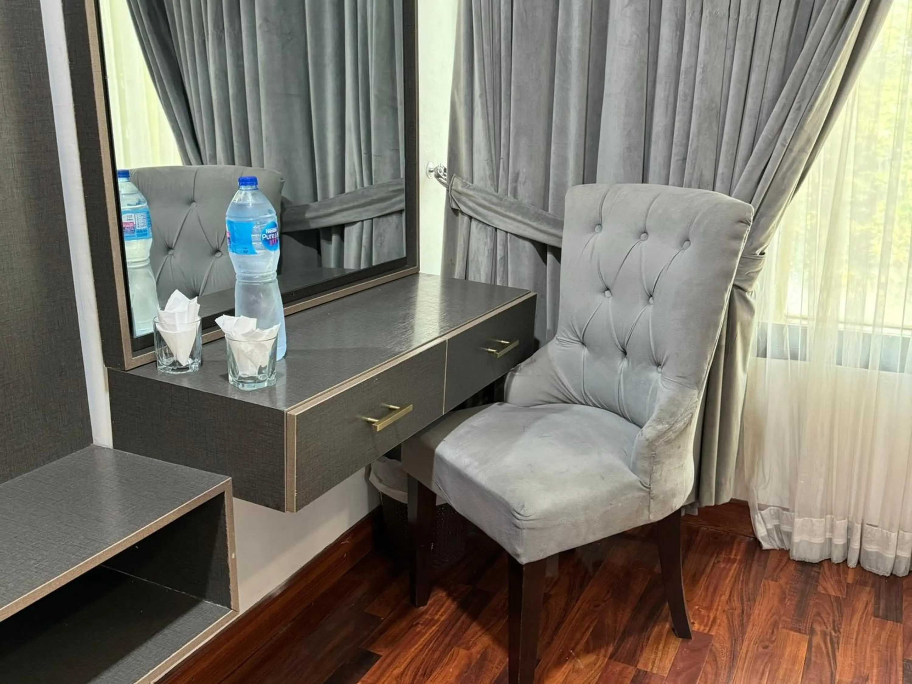 Seating area in Hotel de Papae