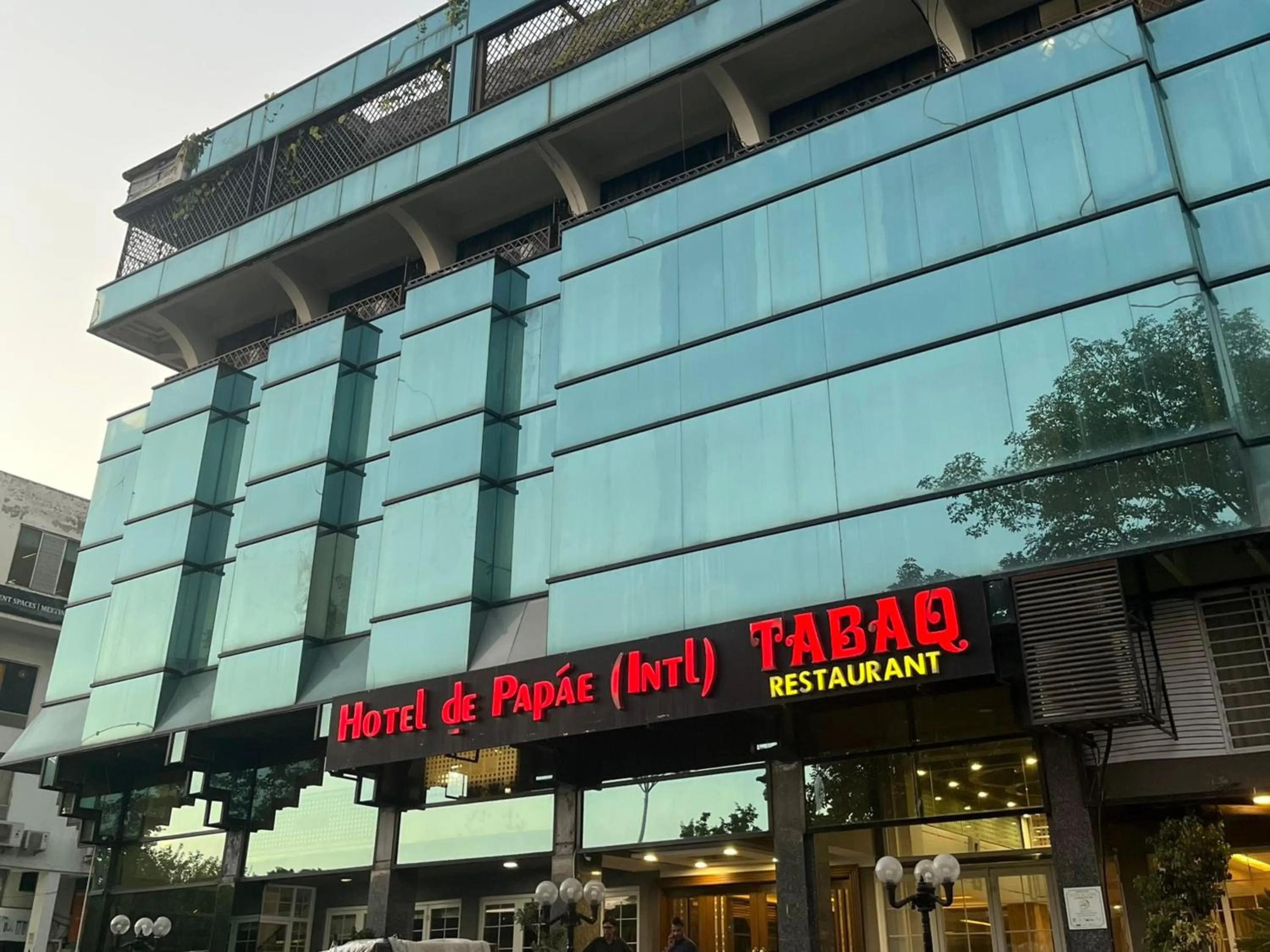 Property building in Hotel de Papae