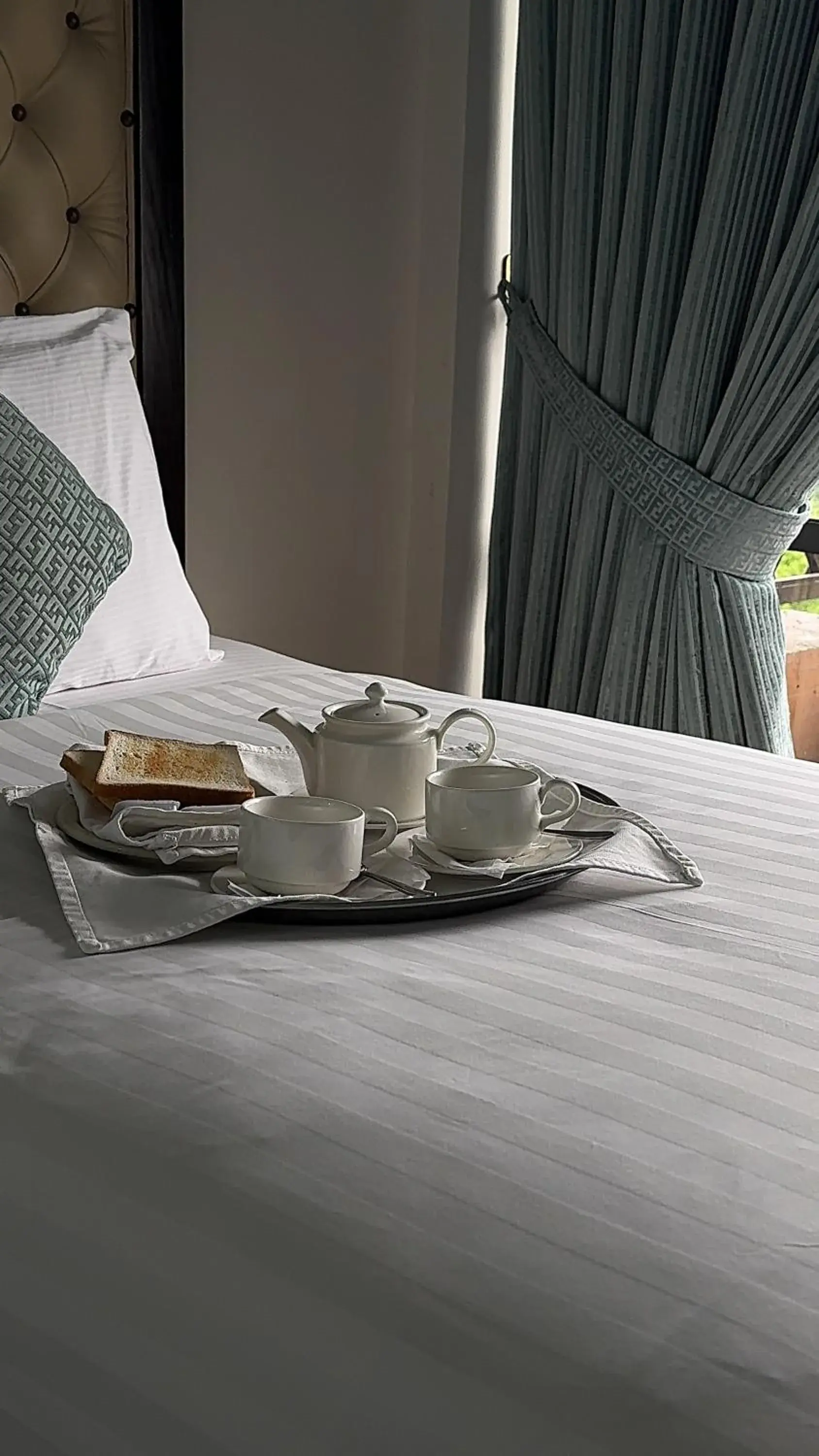 Food and drinks, Bed in Hotel de Papae Food and drinks, Bed in Hotel de Papae