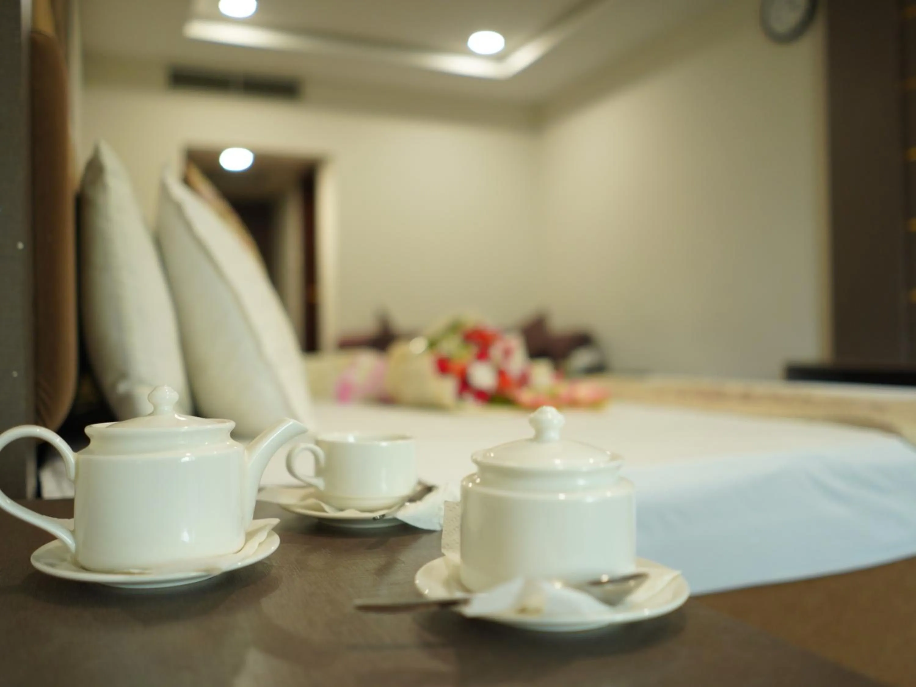 room service, Bed in Hotel de Papae