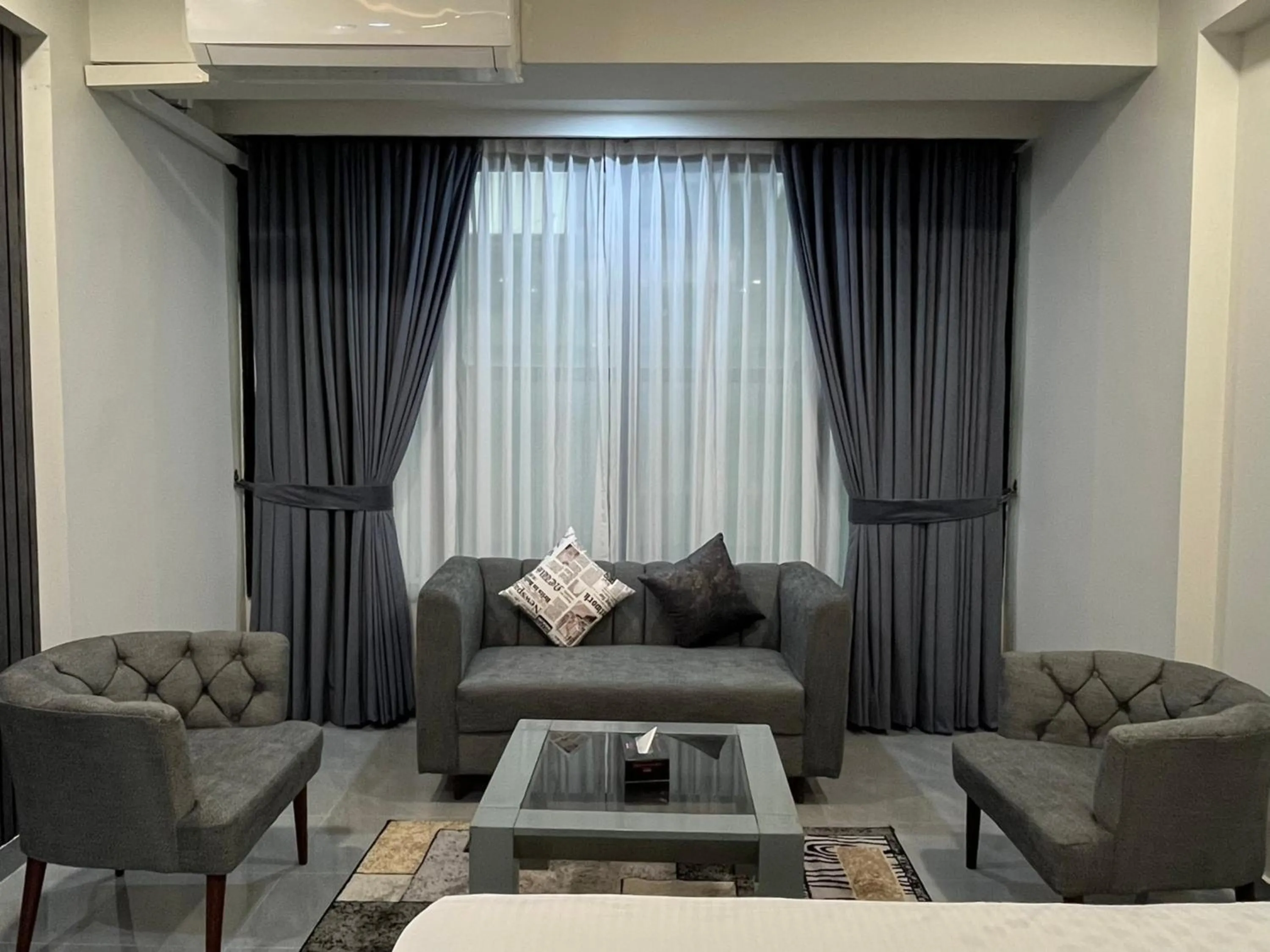 Seating area in Hotel de Papae