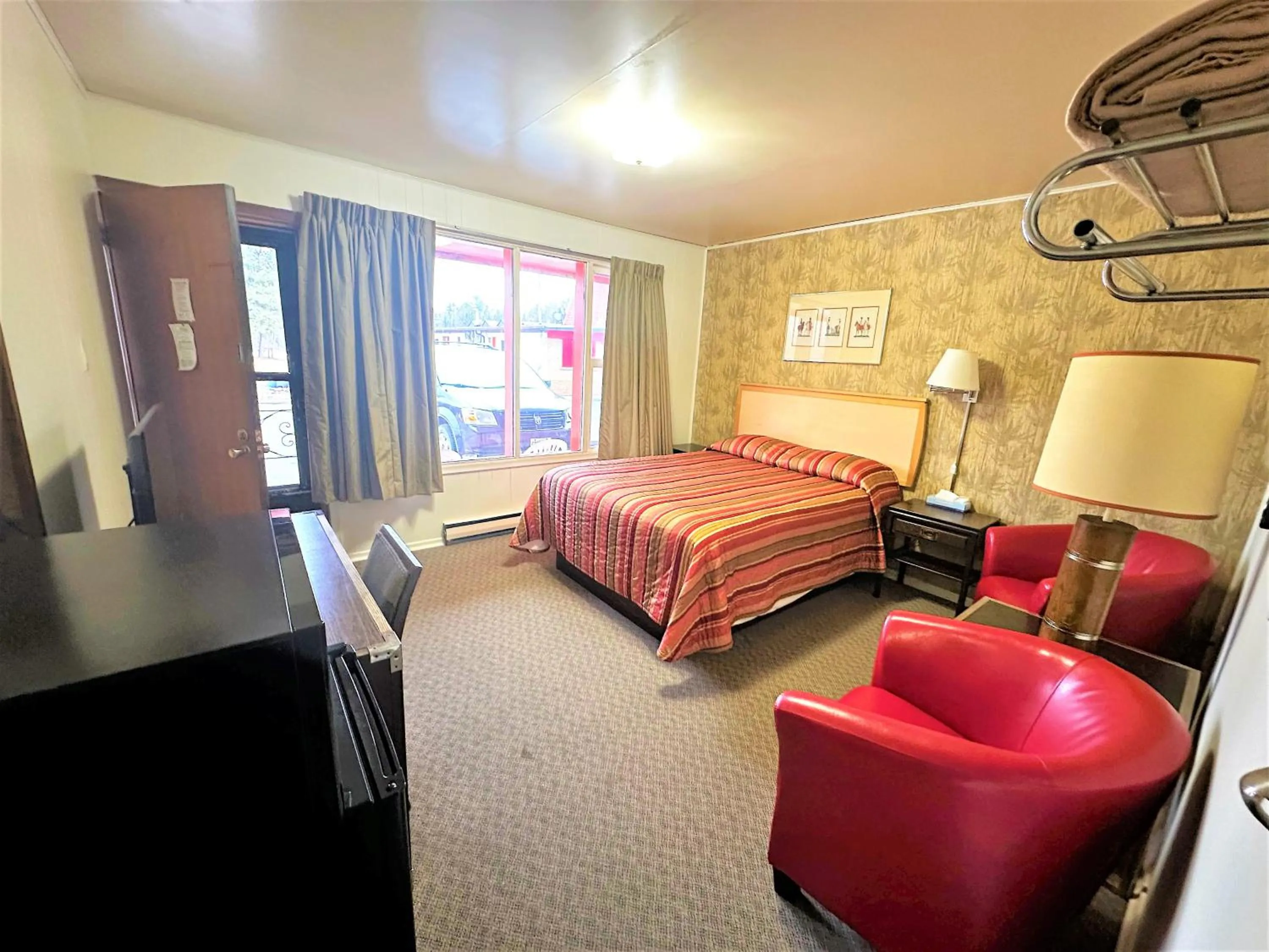 Bedroom, Bed in Red Top Motor Inn